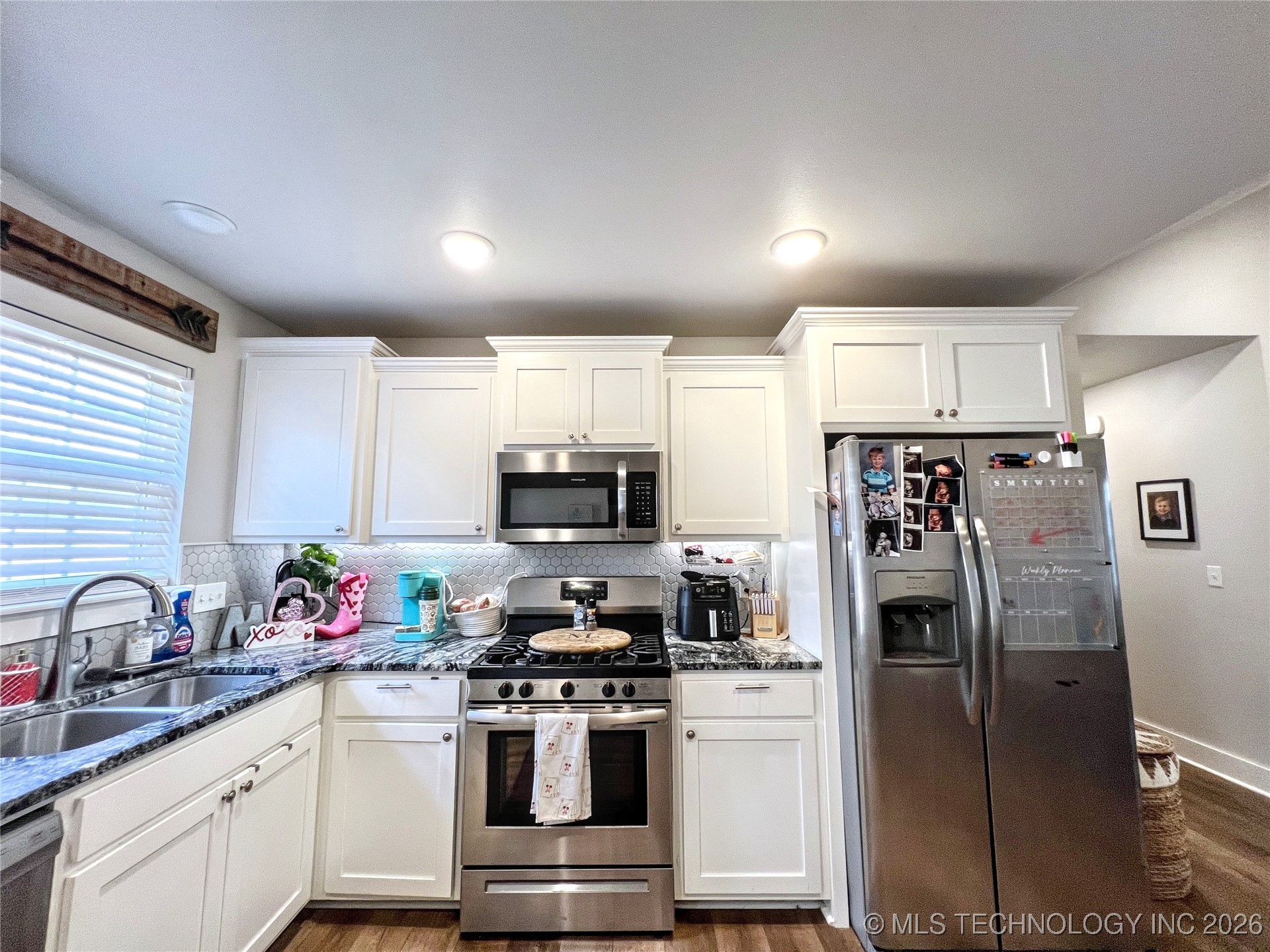 12910 W Hawthorne Lane Property Photo 13