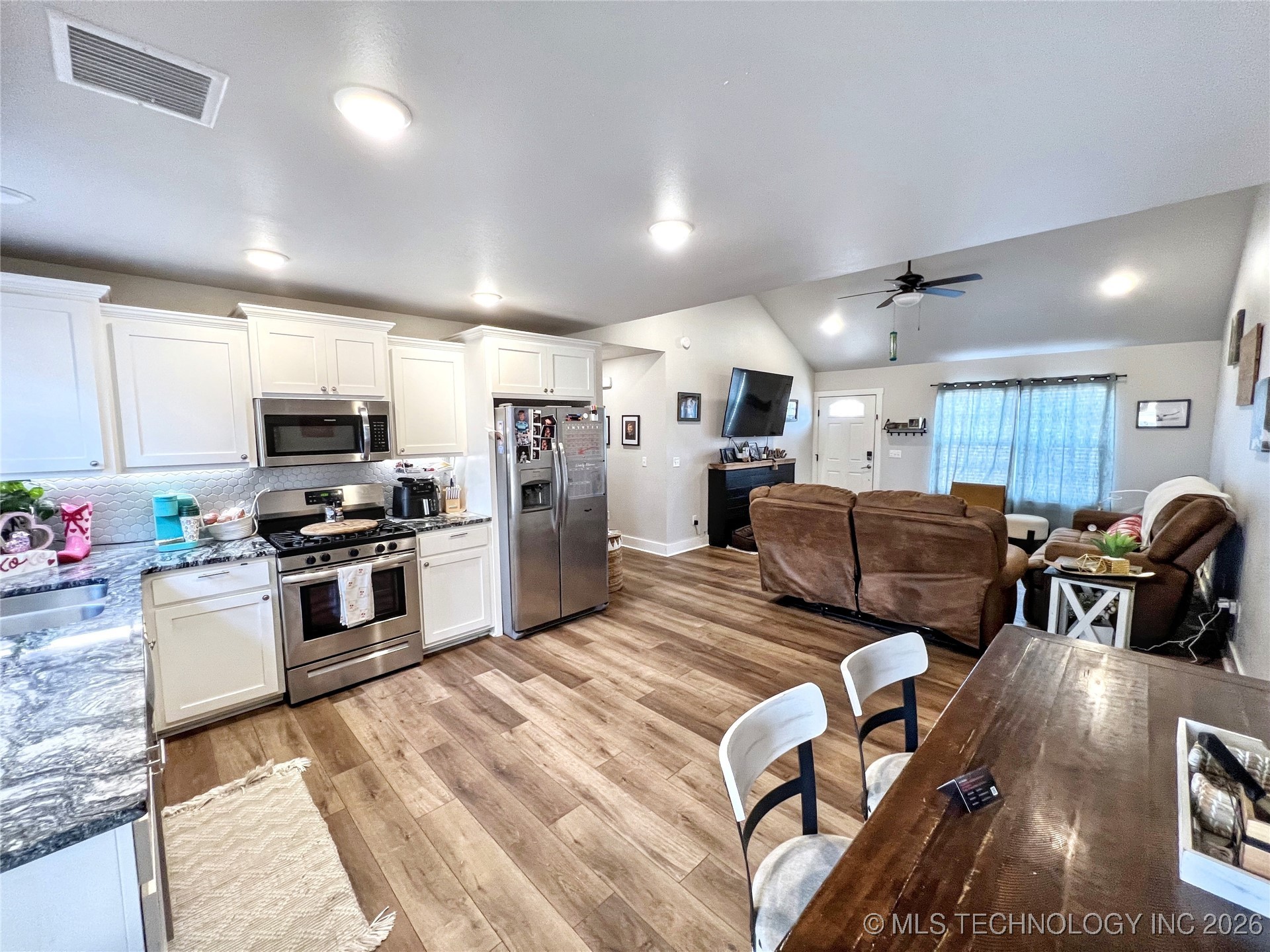 12910 W Hawthorne Lane Property Photo 15