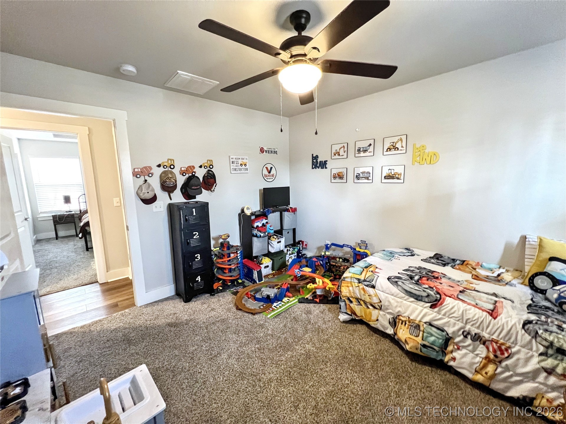 12910 W Hawthorne Lane Property Photo 26