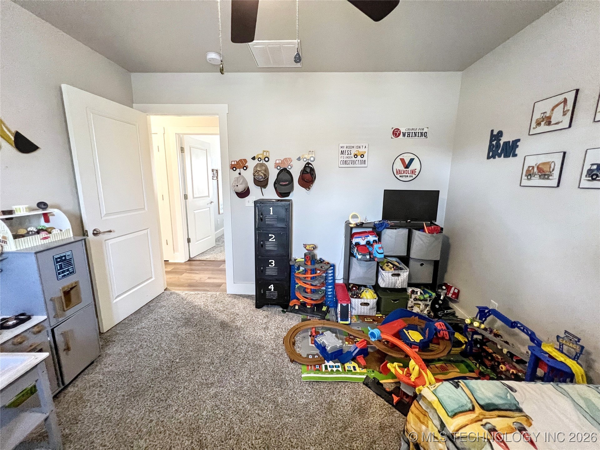 12910 W Hawthorne Lane Property Photo 28