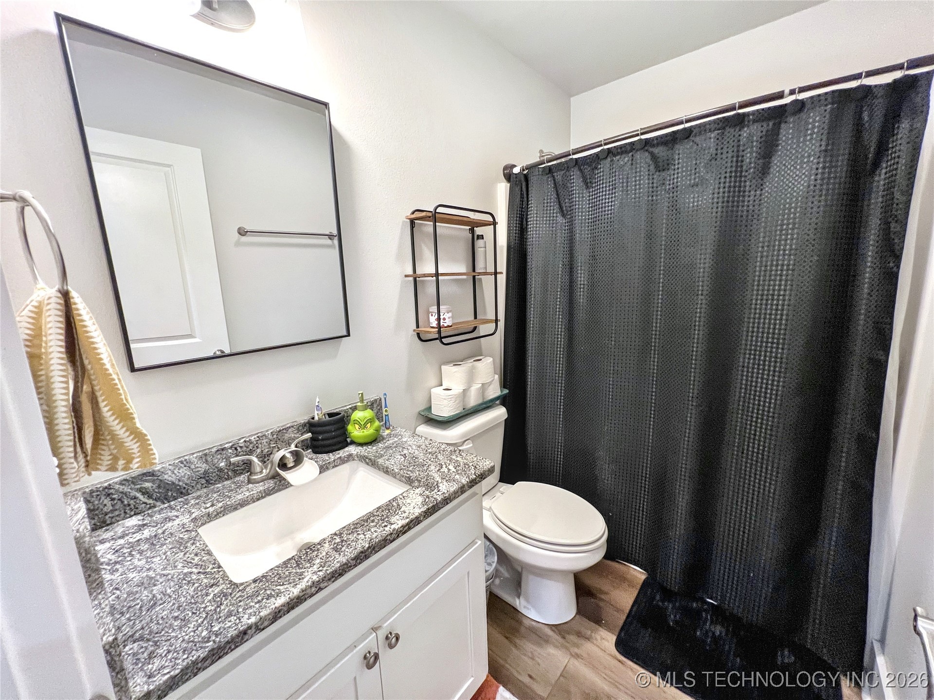 12910 W Hawthorne Lane Property Photo 34