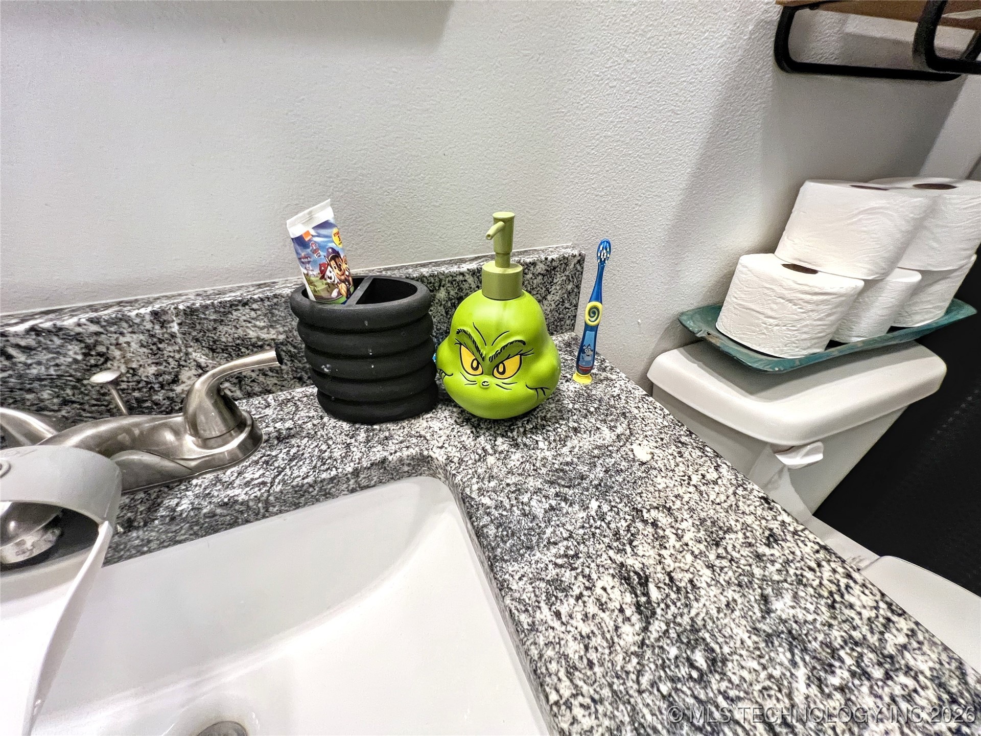 12910 W Hawthorne Lane Property Photo 35