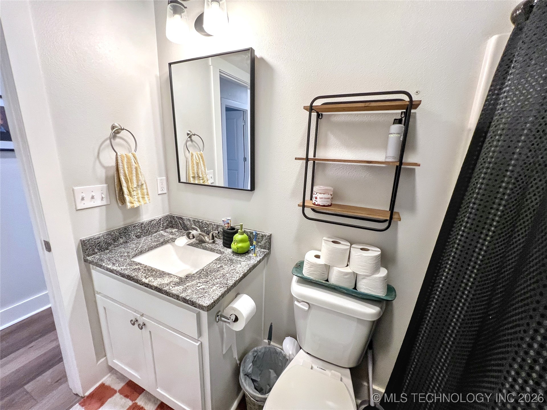 12910 W Hawthorne Lane Property Photo 36