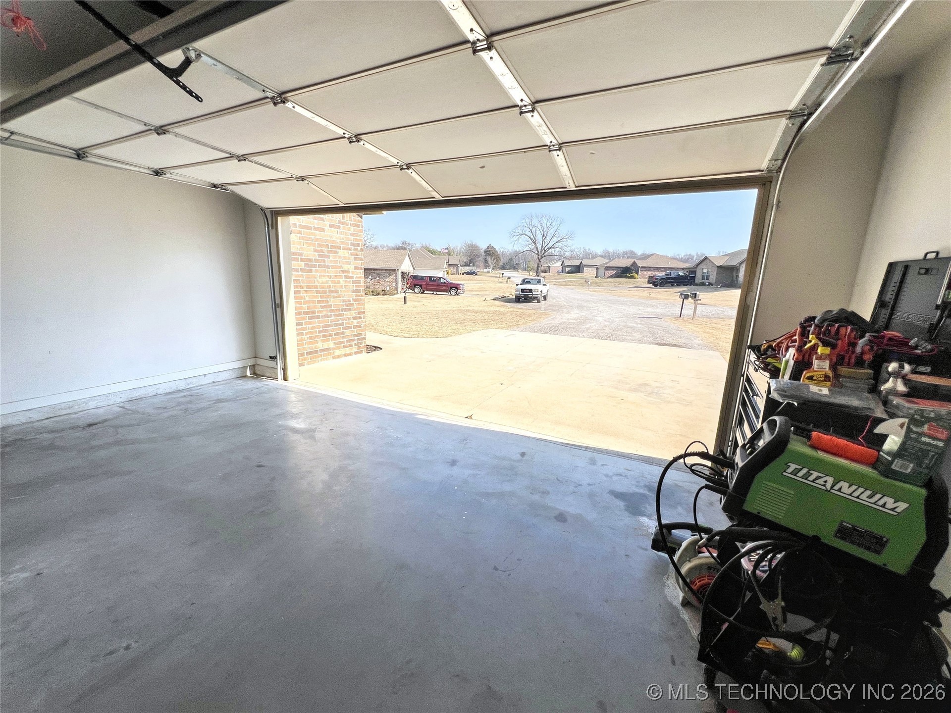 12910 W Hawthorne Lane Property Photo 40