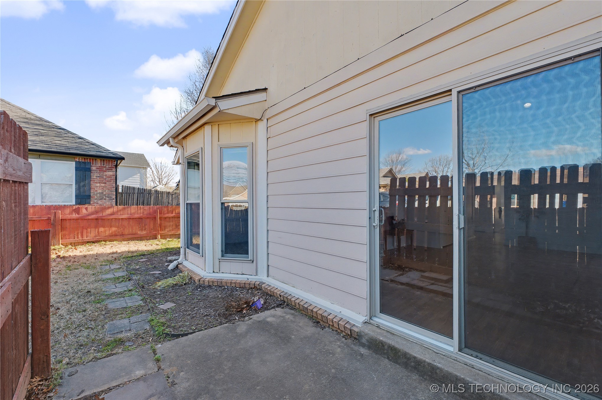 2717 S Narcissus Place Property Photo 16