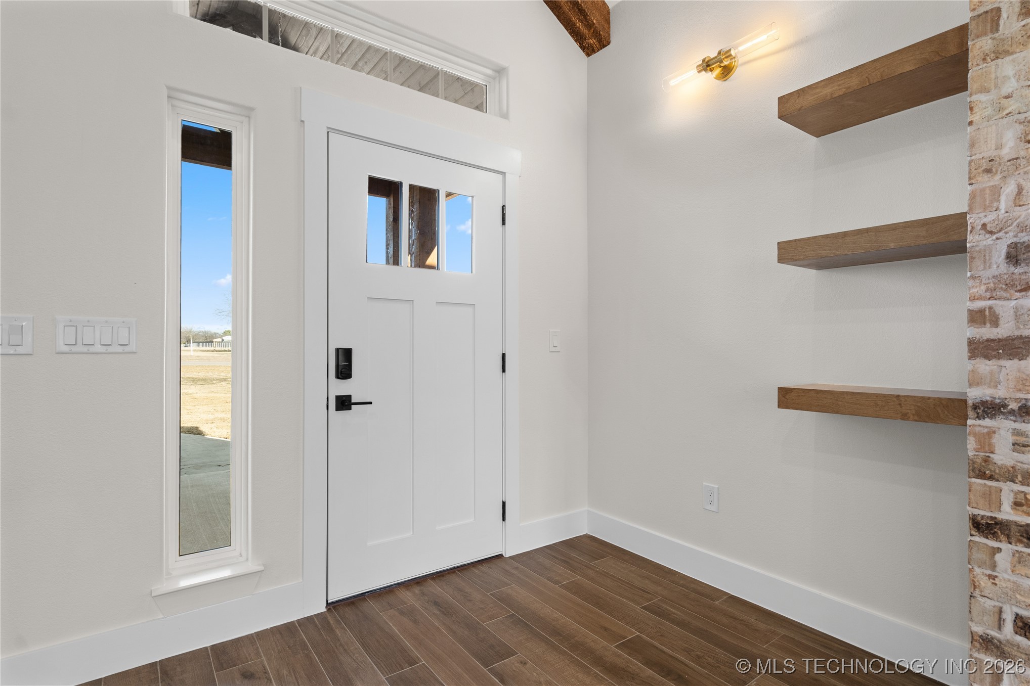 249 Gateway Road Property Photo 3