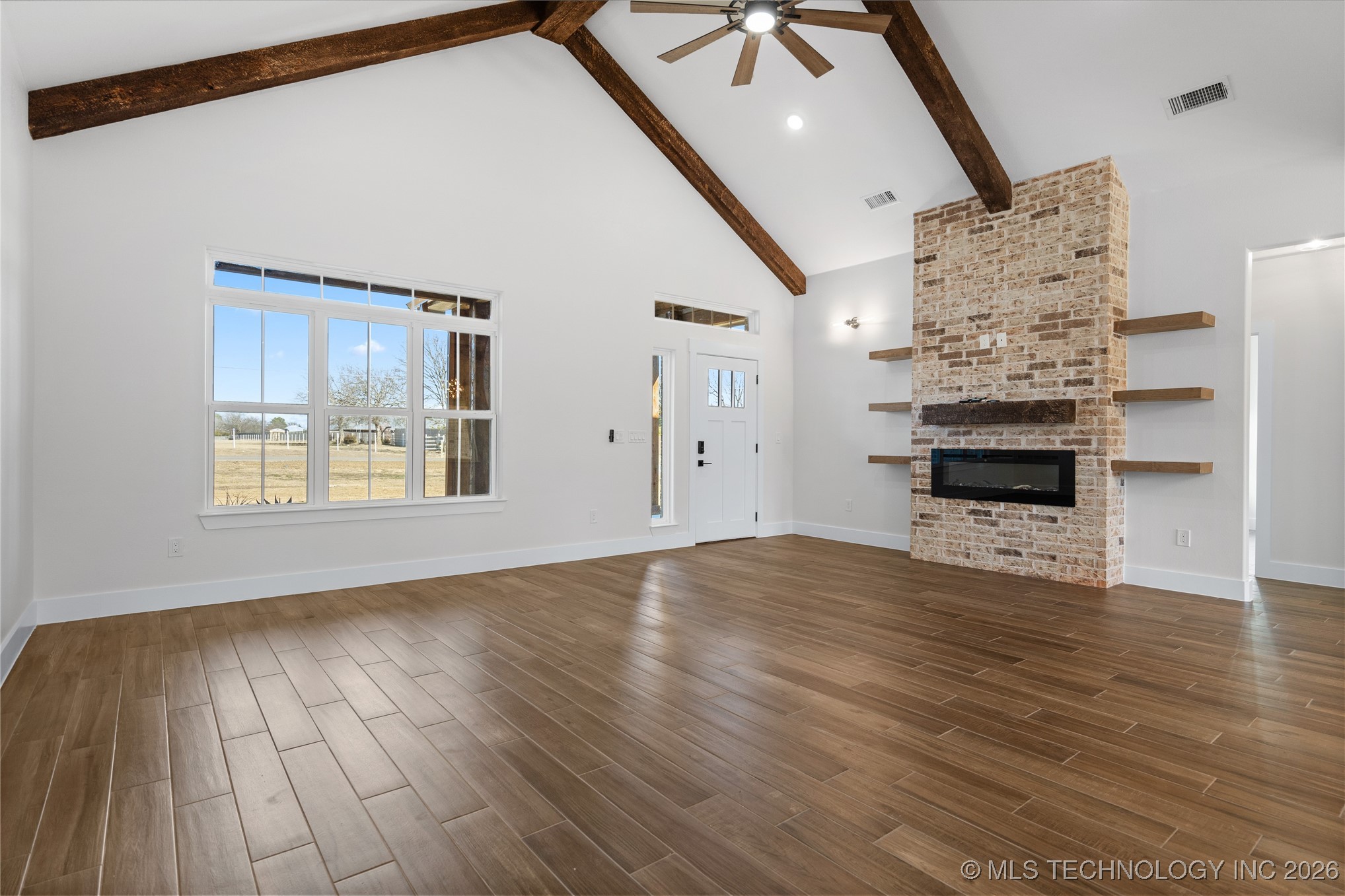 249 Gateway Road Property Photo 6