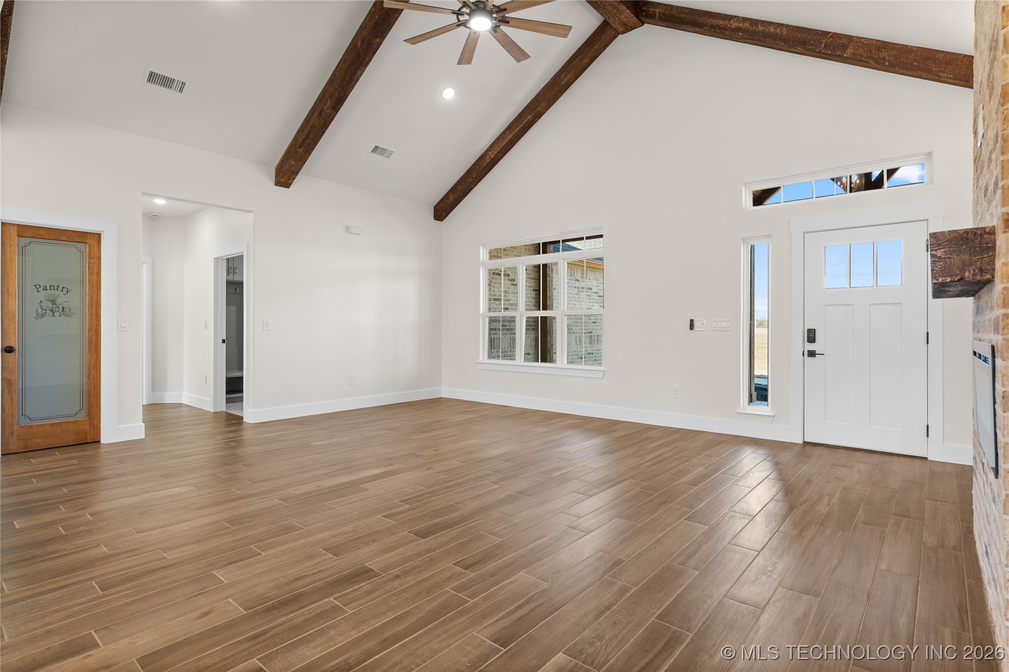 249 Gateway Road Property Photo 7