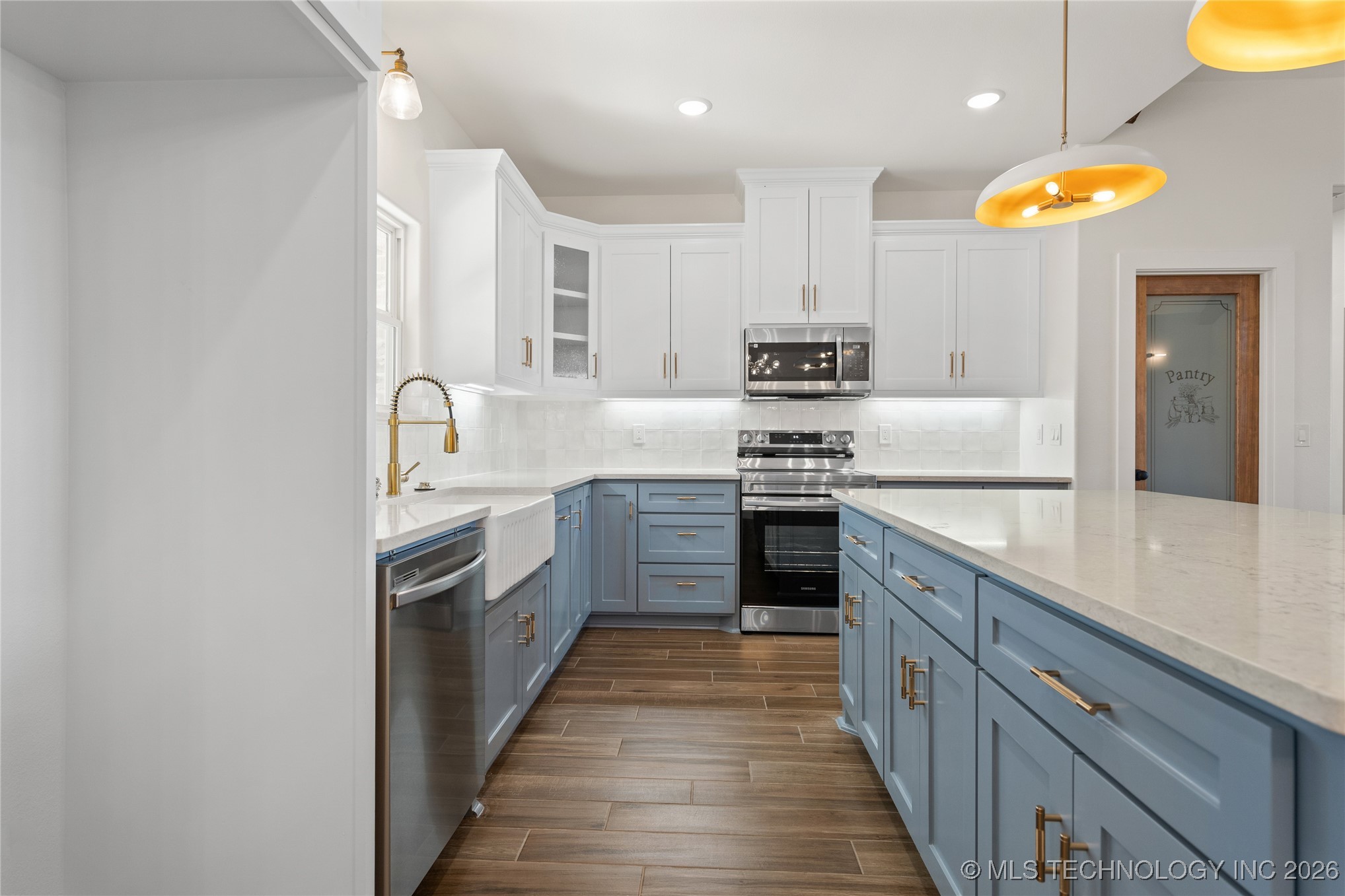 249 Gateway Road Property Photo 10