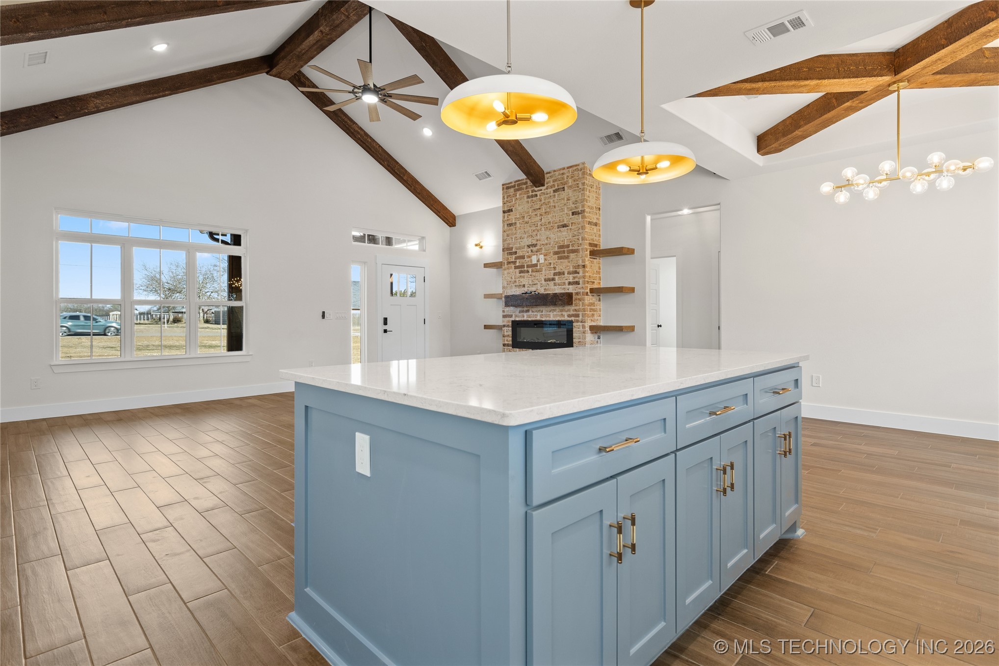 249 Gateway Road Property Photo 12