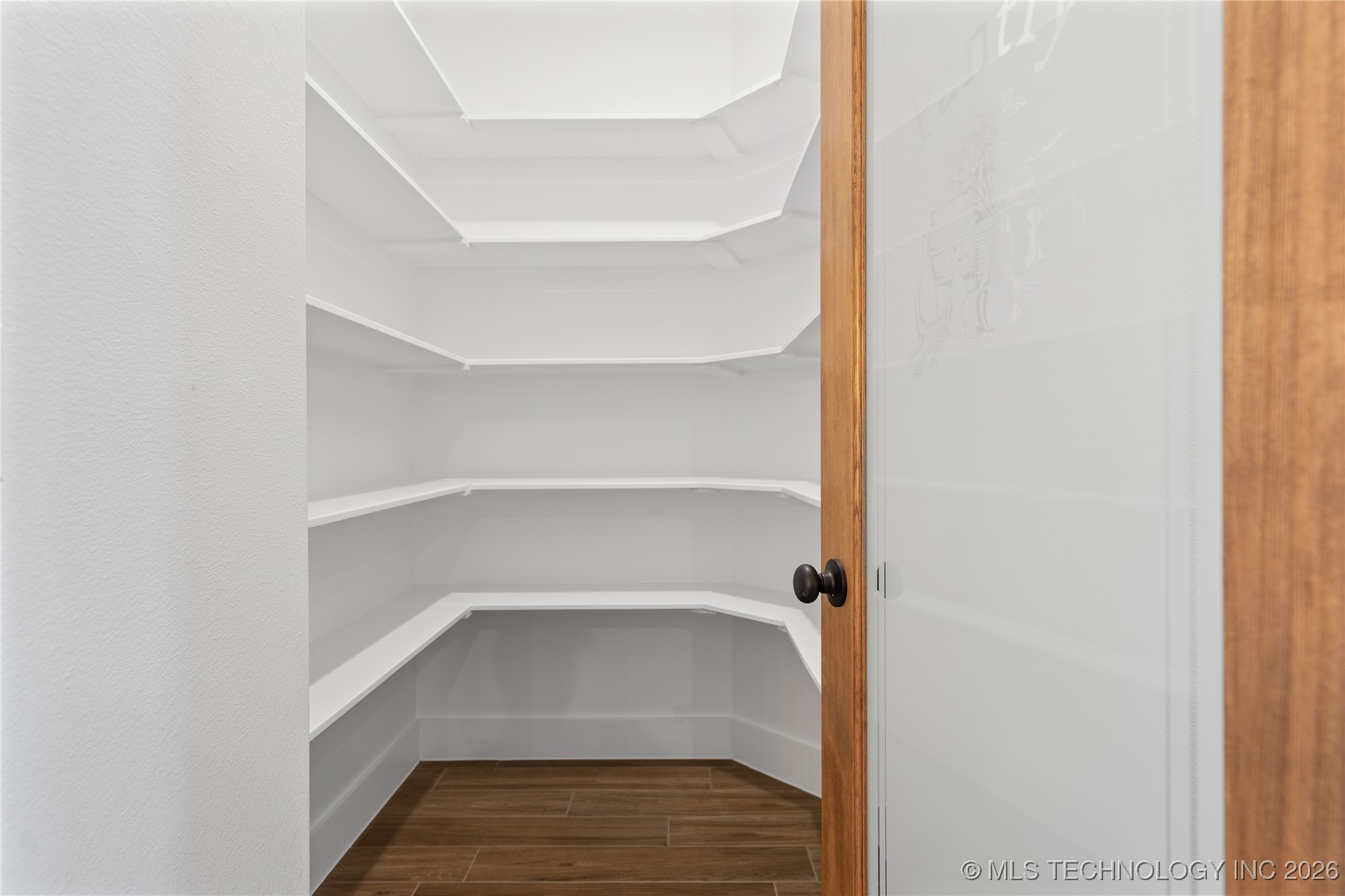 249 Gateway Road Property Photo 14