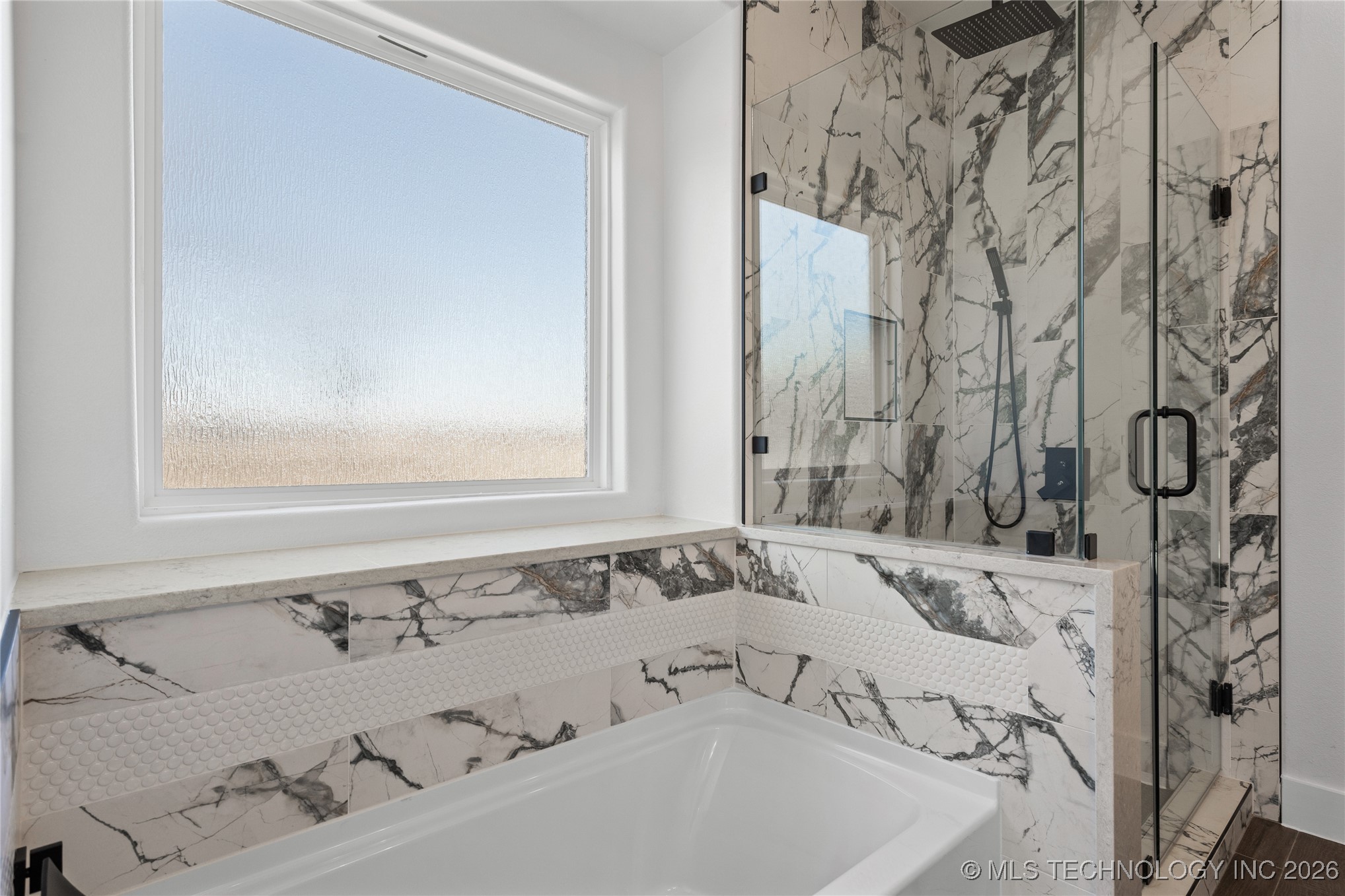 249 Gateway Road Property Photo 18