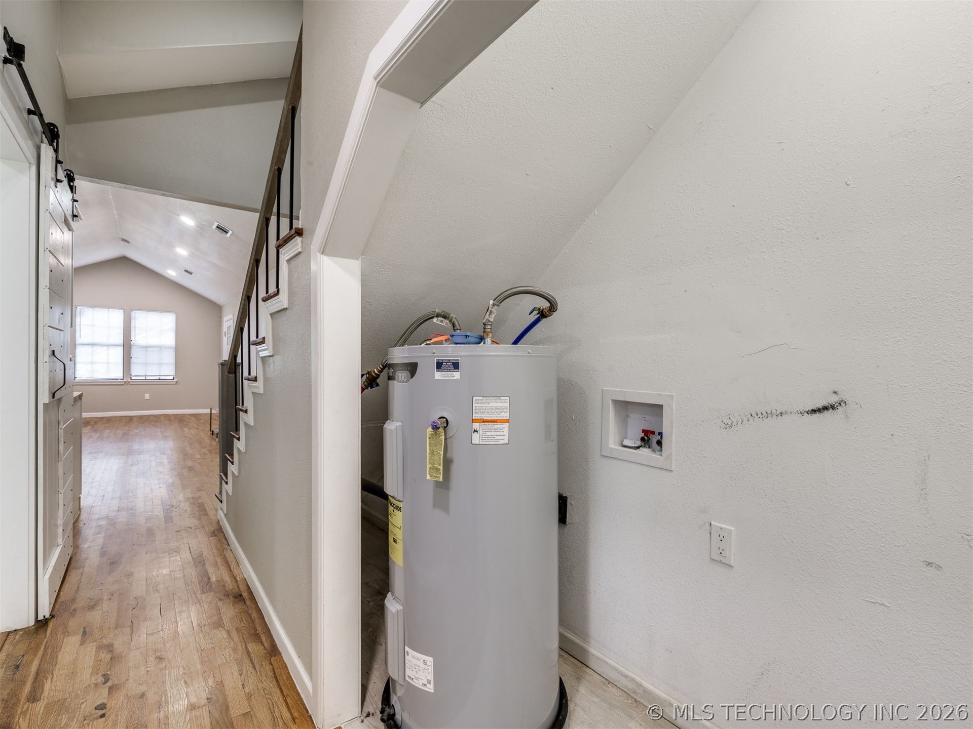 1544 N Main Street Property Photo 6