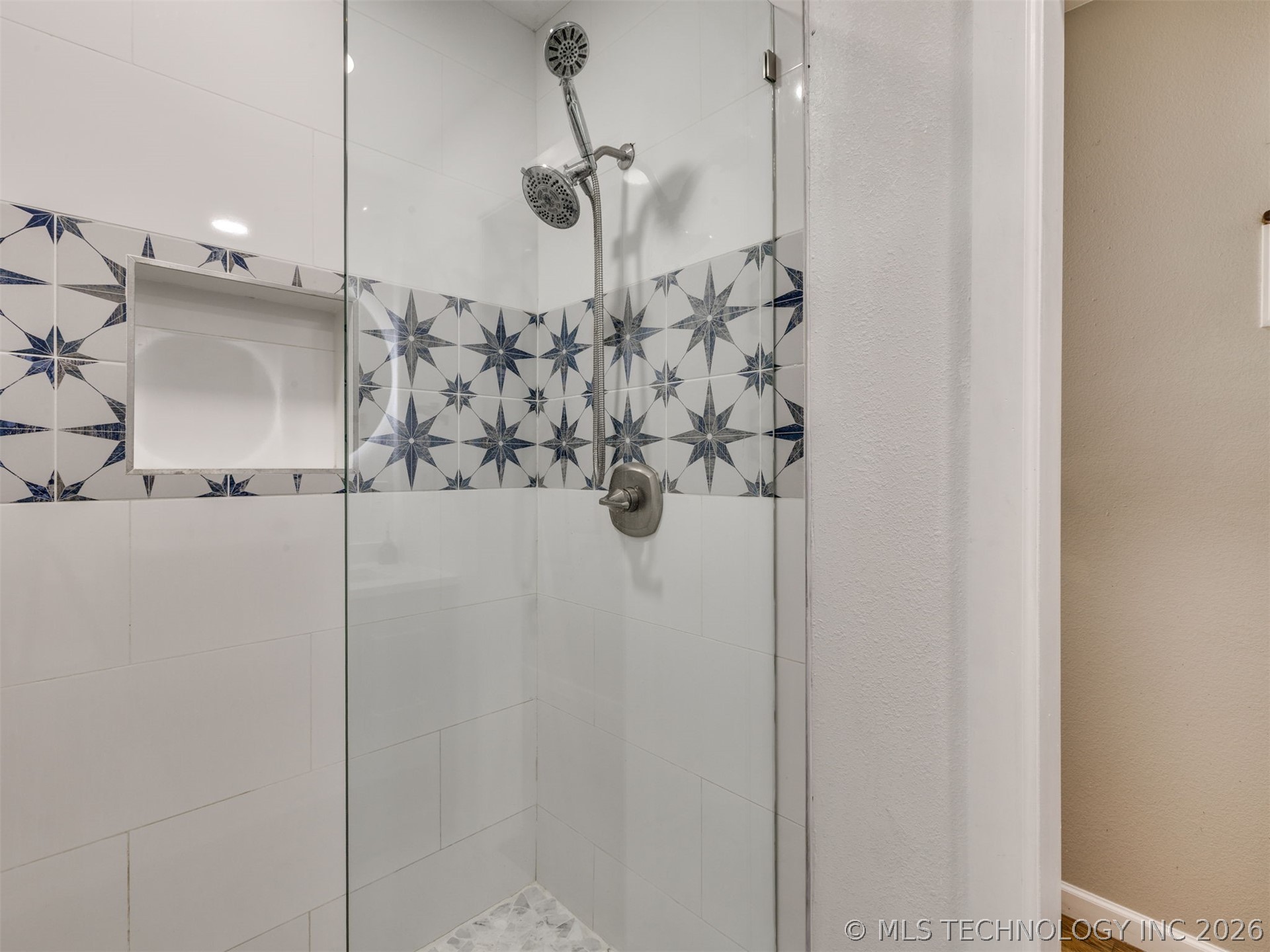 1544 N Main Street Property Photo 7