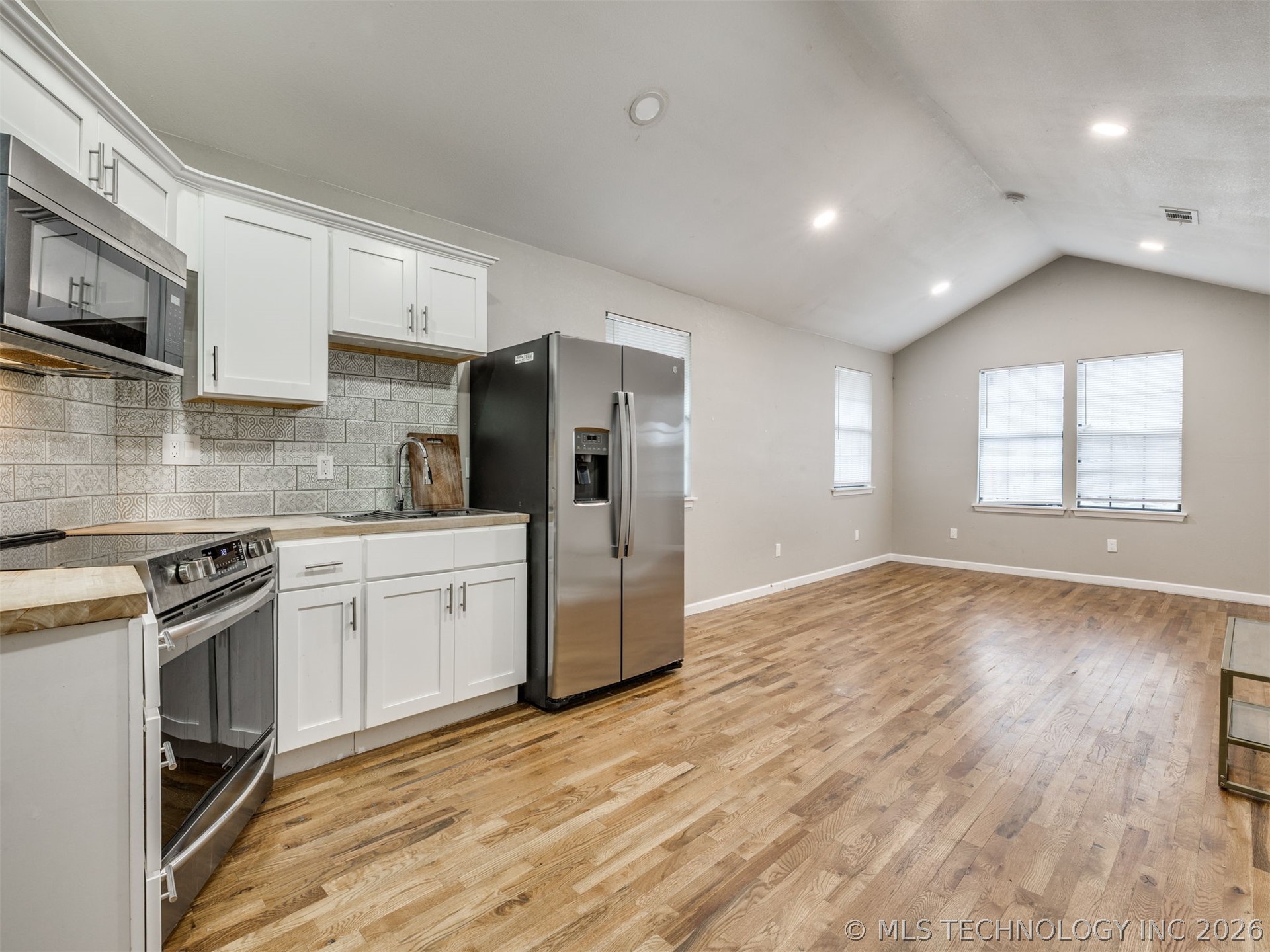 1544 N Main Street Property Photo 9