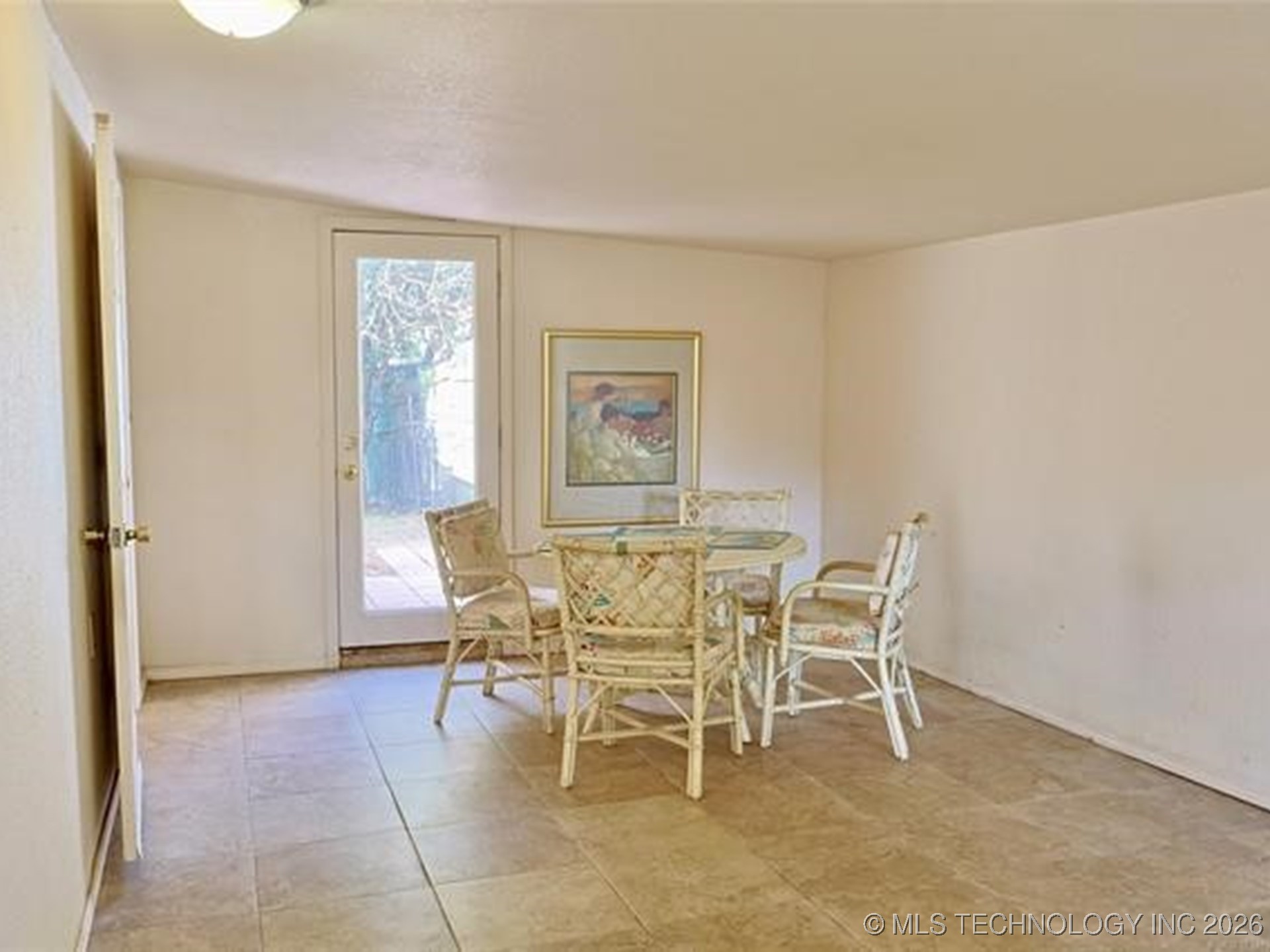 415461 E 1094 Property Photo 4