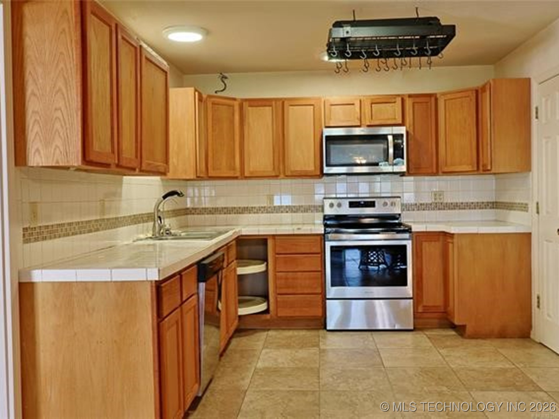 415461 E 1094 Property Photo 5