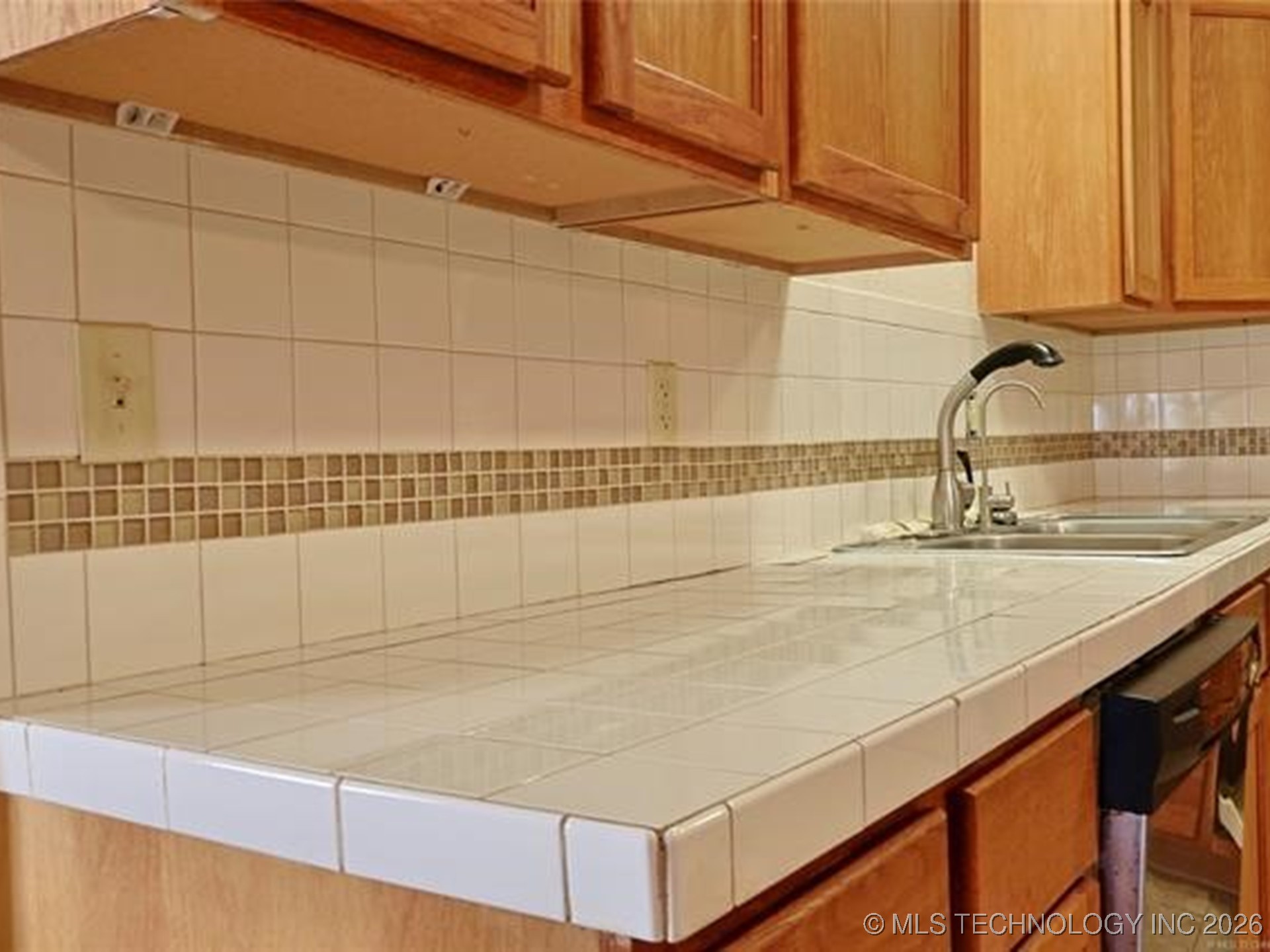 415461 E 1094 Property Photo 7