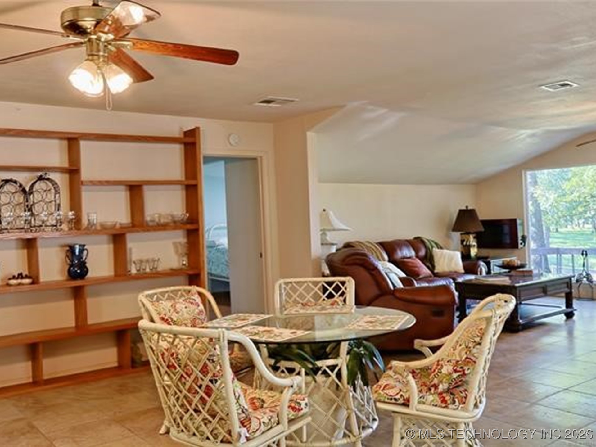 415461 E 1094 Property Photo 9