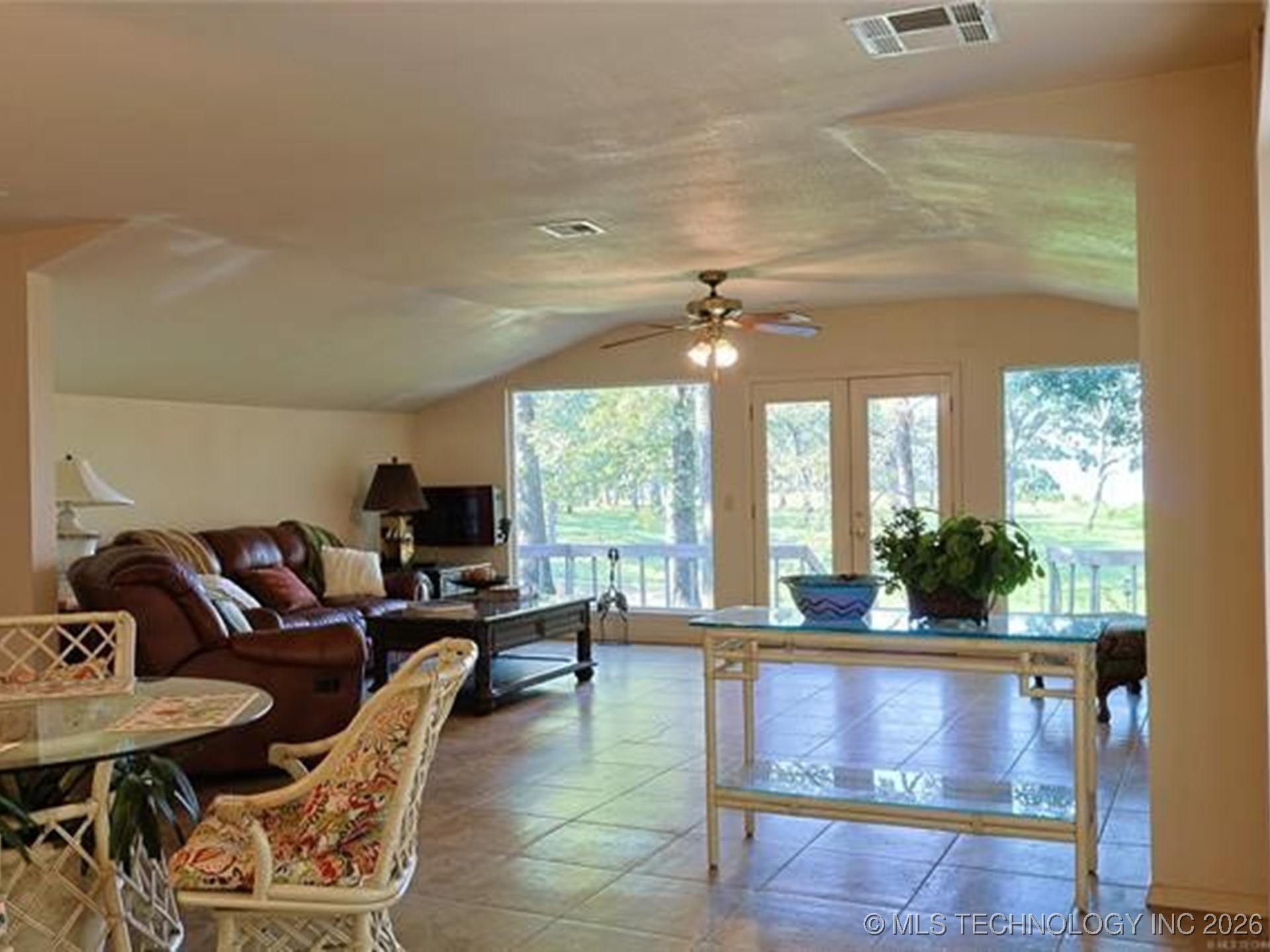 415461 E 1094 Property Photo 10