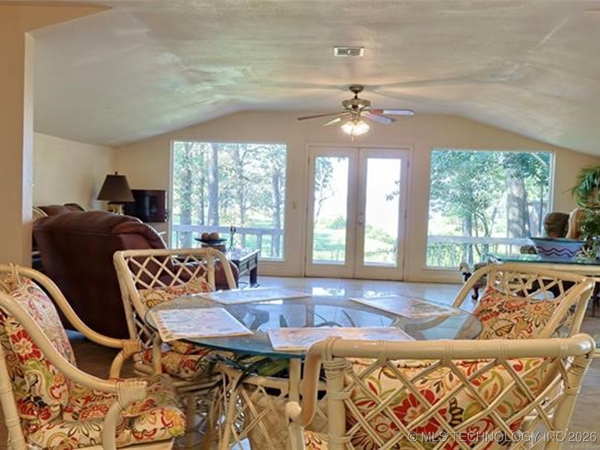 415461 E 1094 Property Photo 11