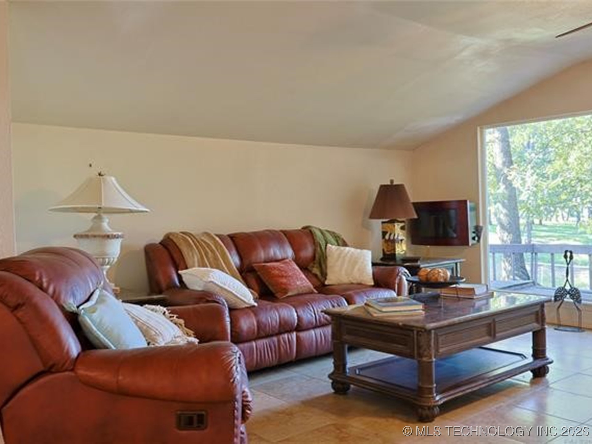 415461 E 1094 Property Photo 12