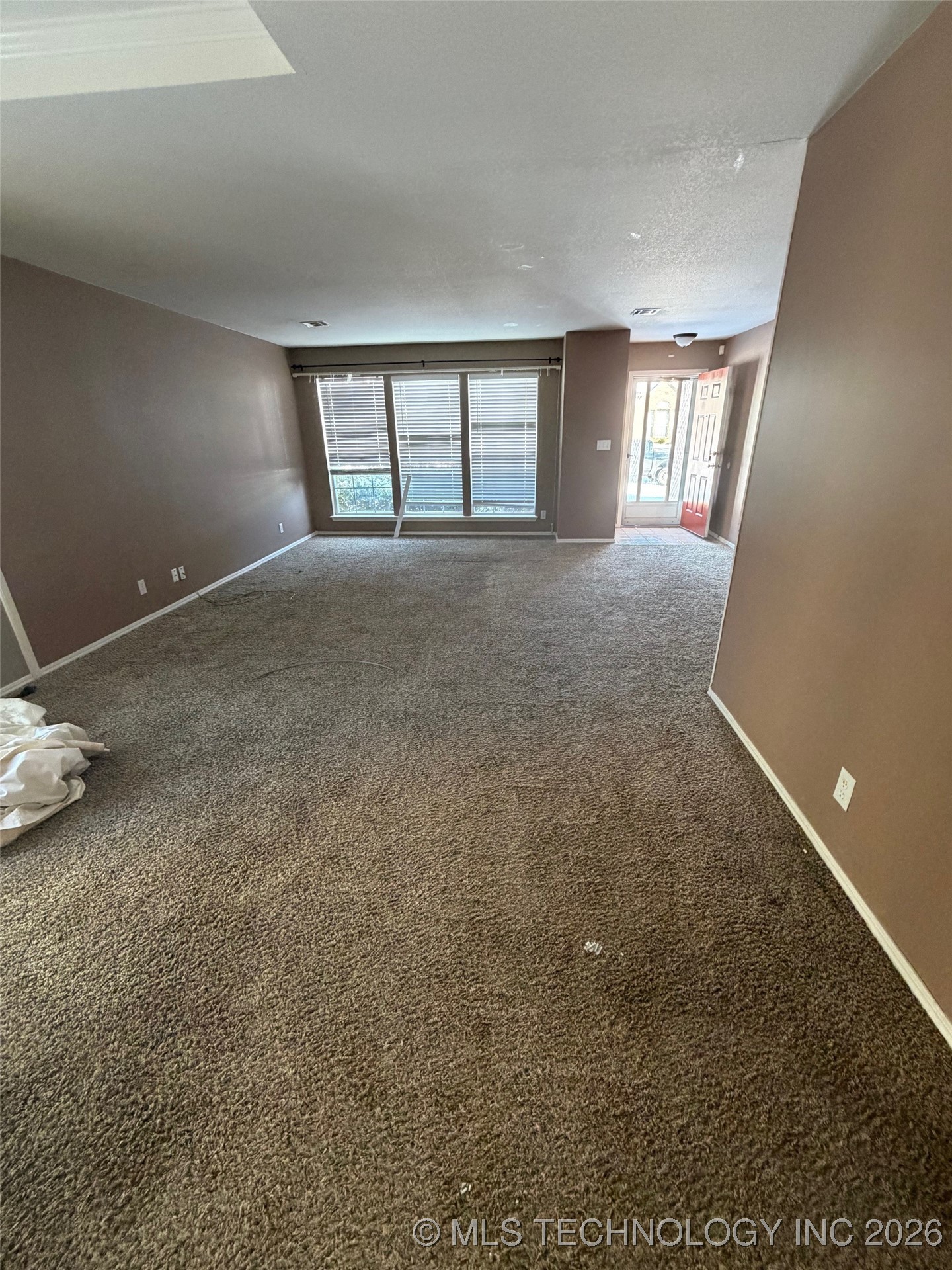 3801 W Hartford Street Property Photo 3