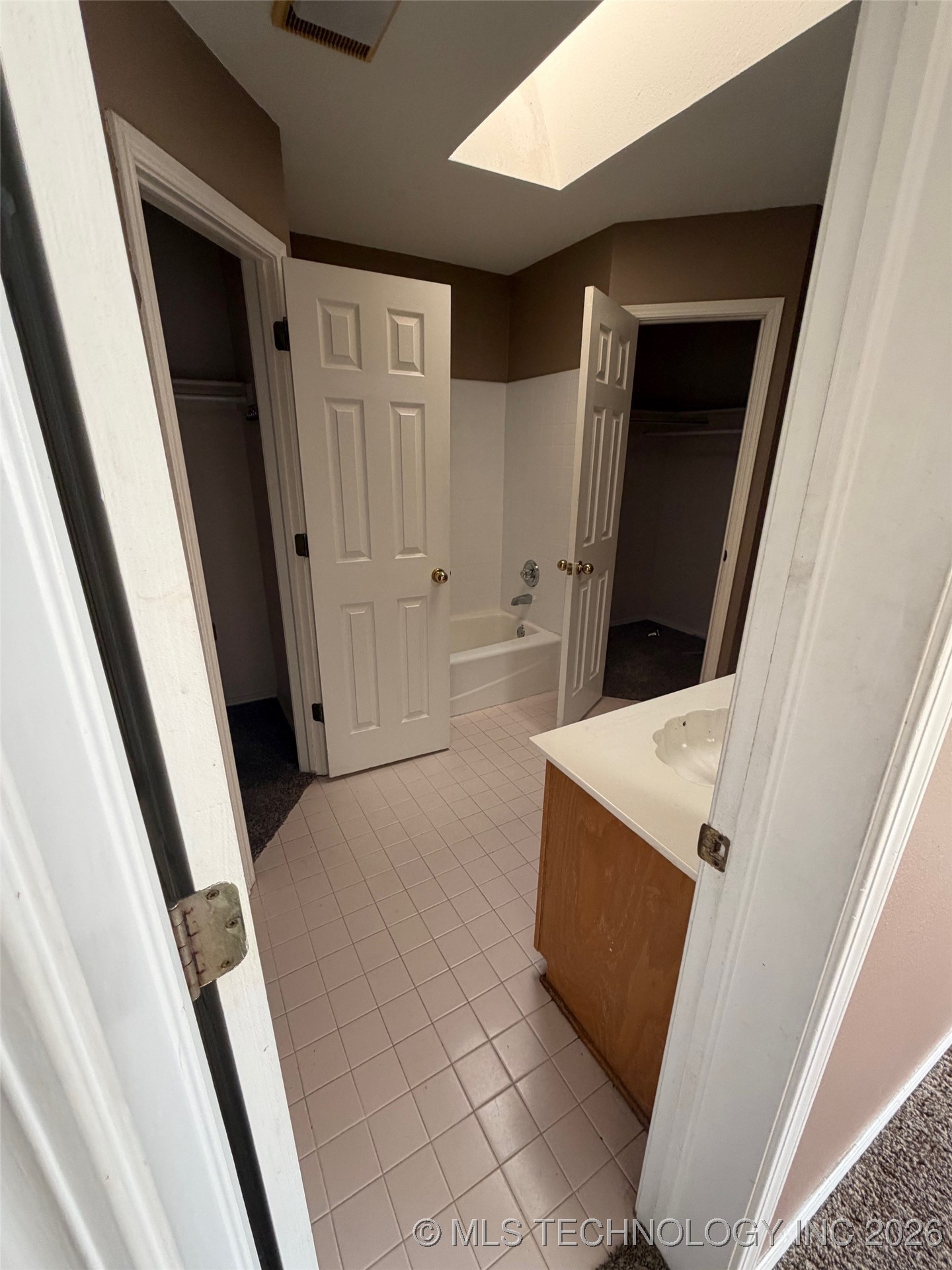 3801 W Hartford Street Property Photo 10