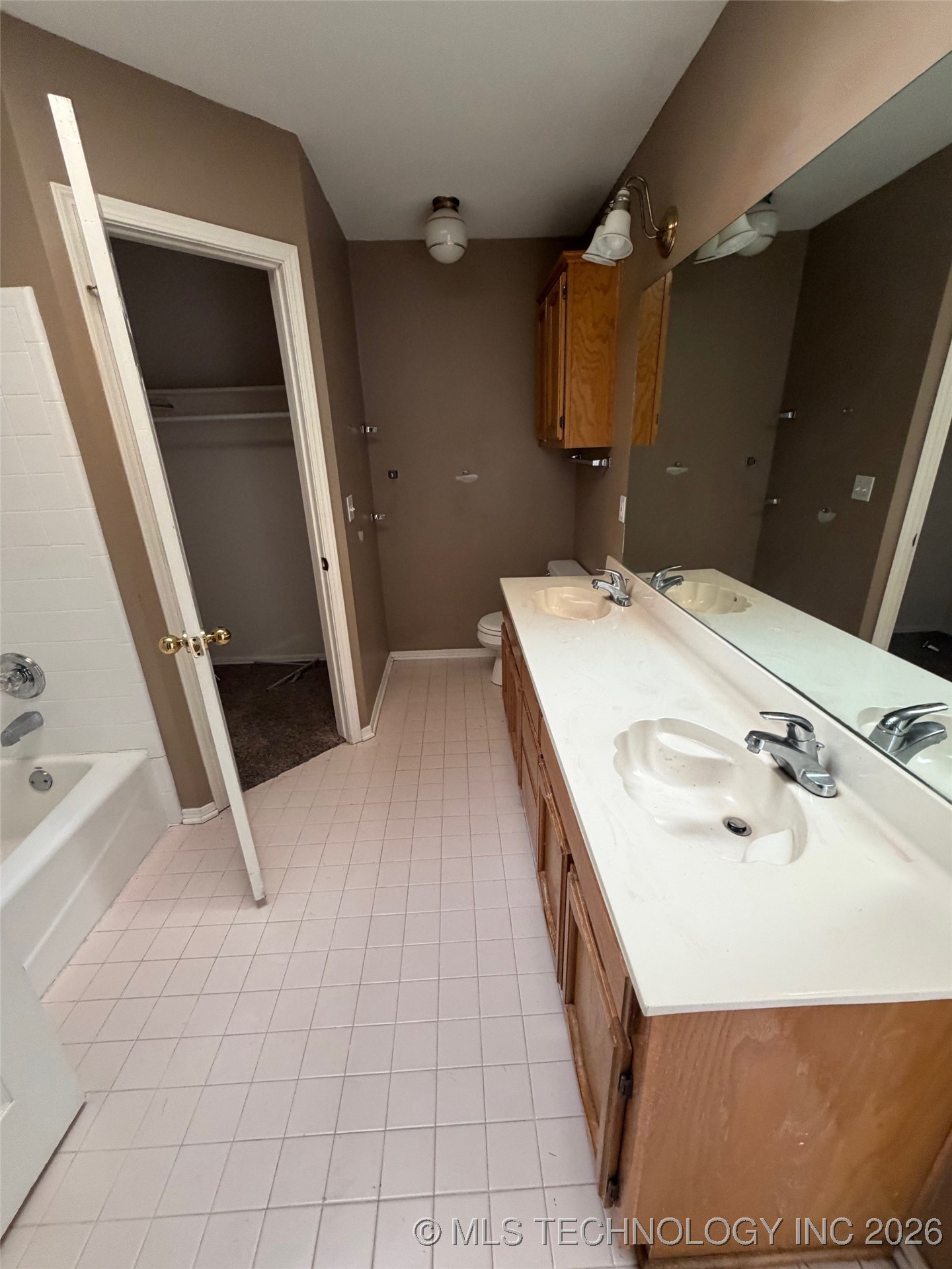 3801 W Hartford Street Property Photo 14