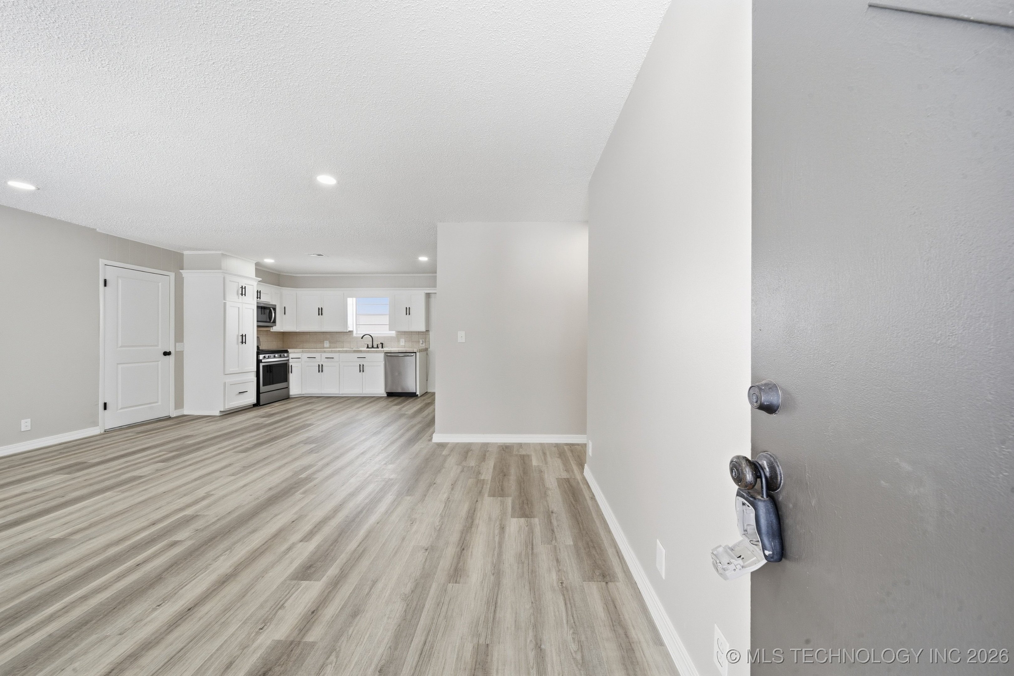 1401 N Taft Avenue Property Photo 6