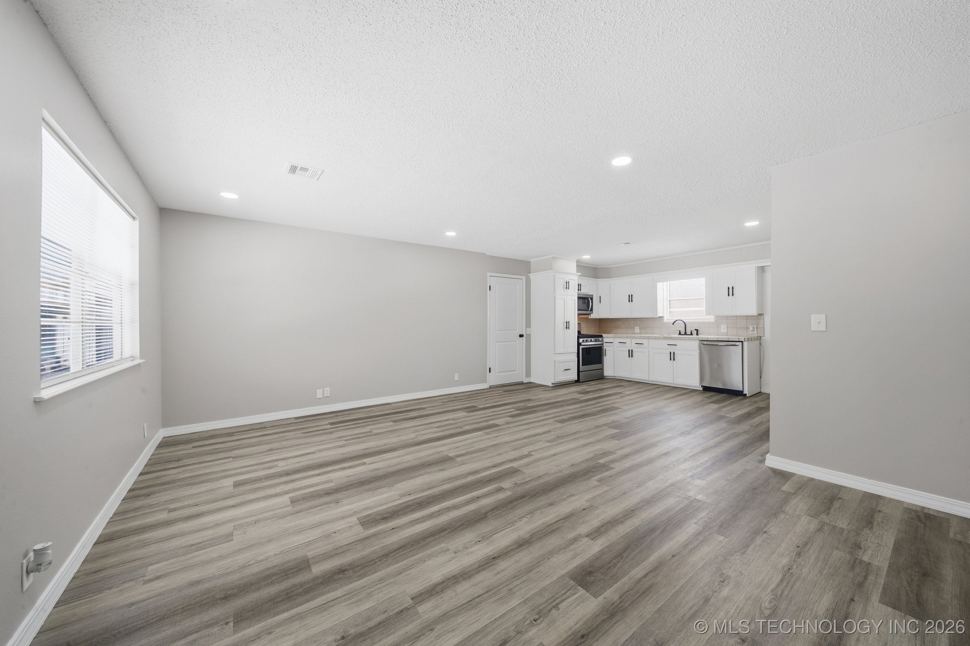 1401 N Taft Avenue Property Photo 7