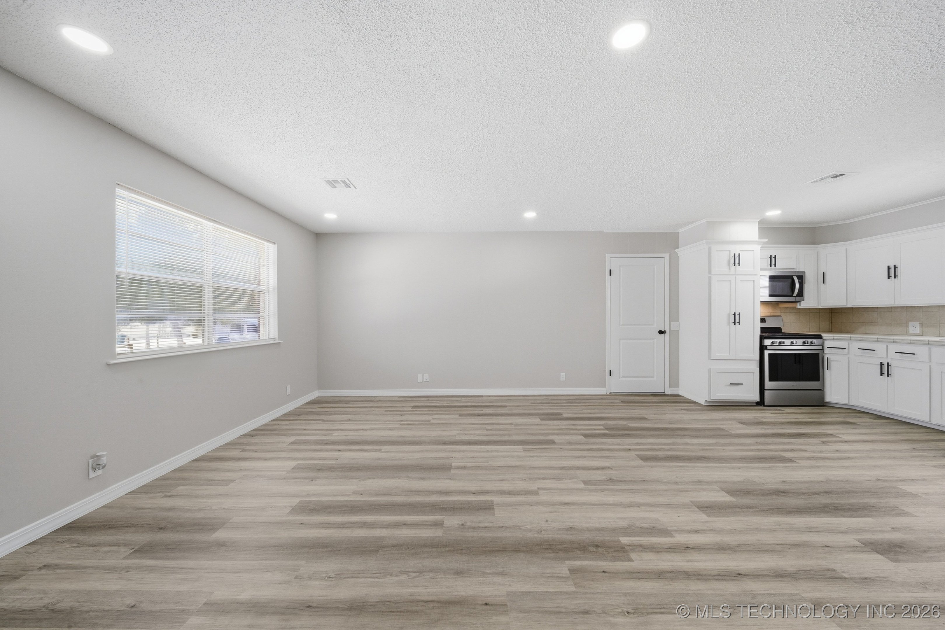 1401 N Taft Avenue Property Photo 8