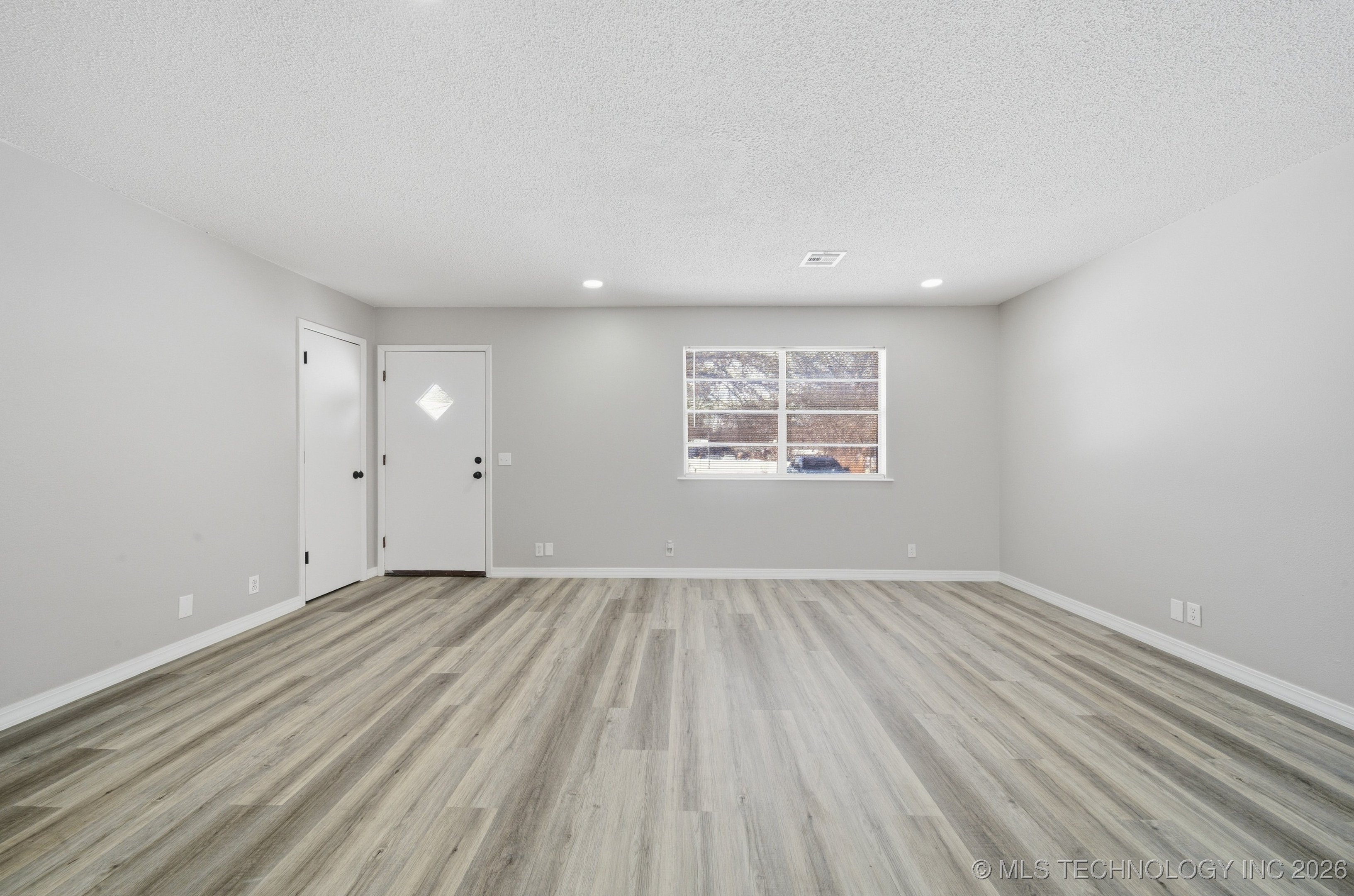 1401 N Taft Avenue Property Photo 9