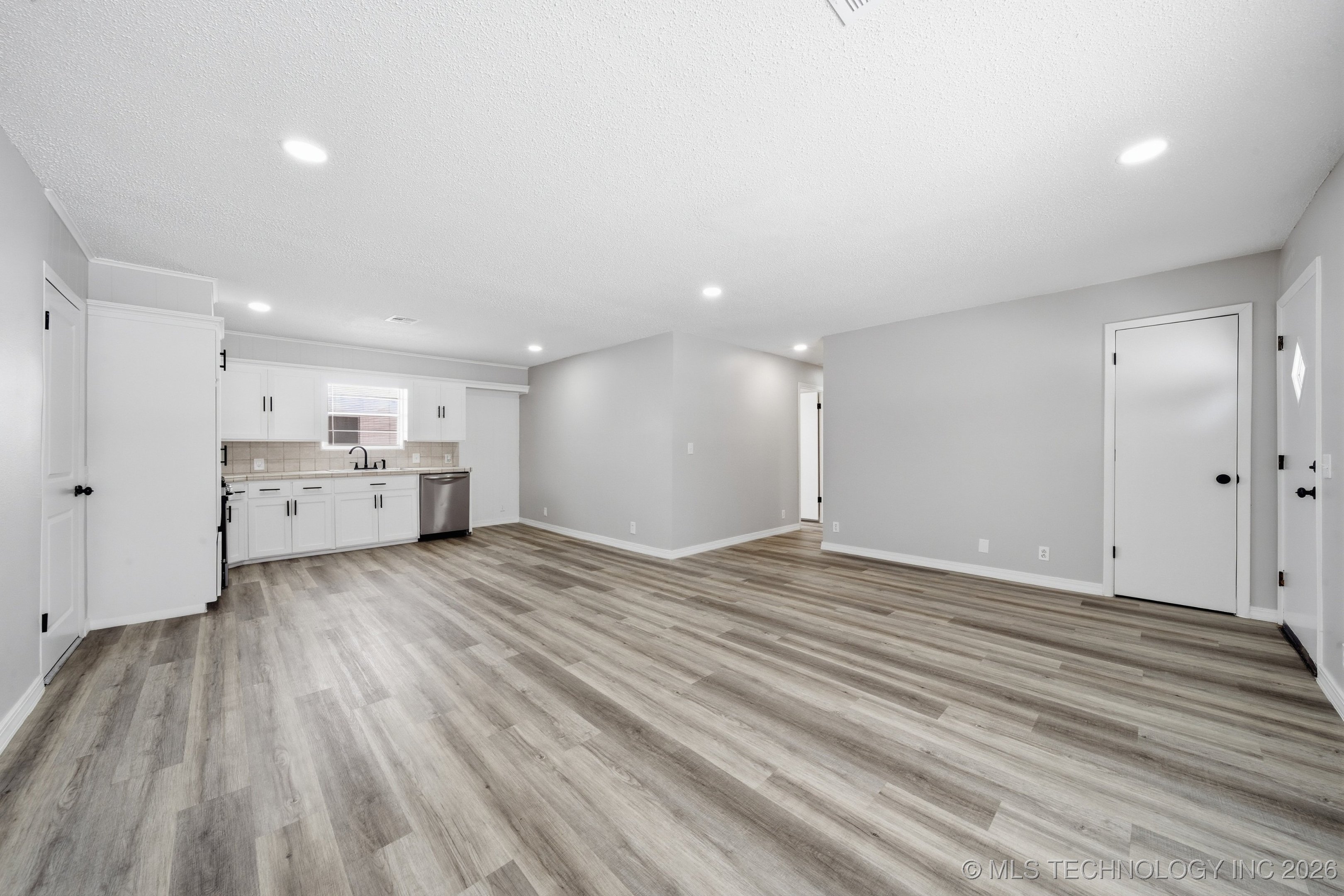 1401 N Taft Avenue Property Photo 11