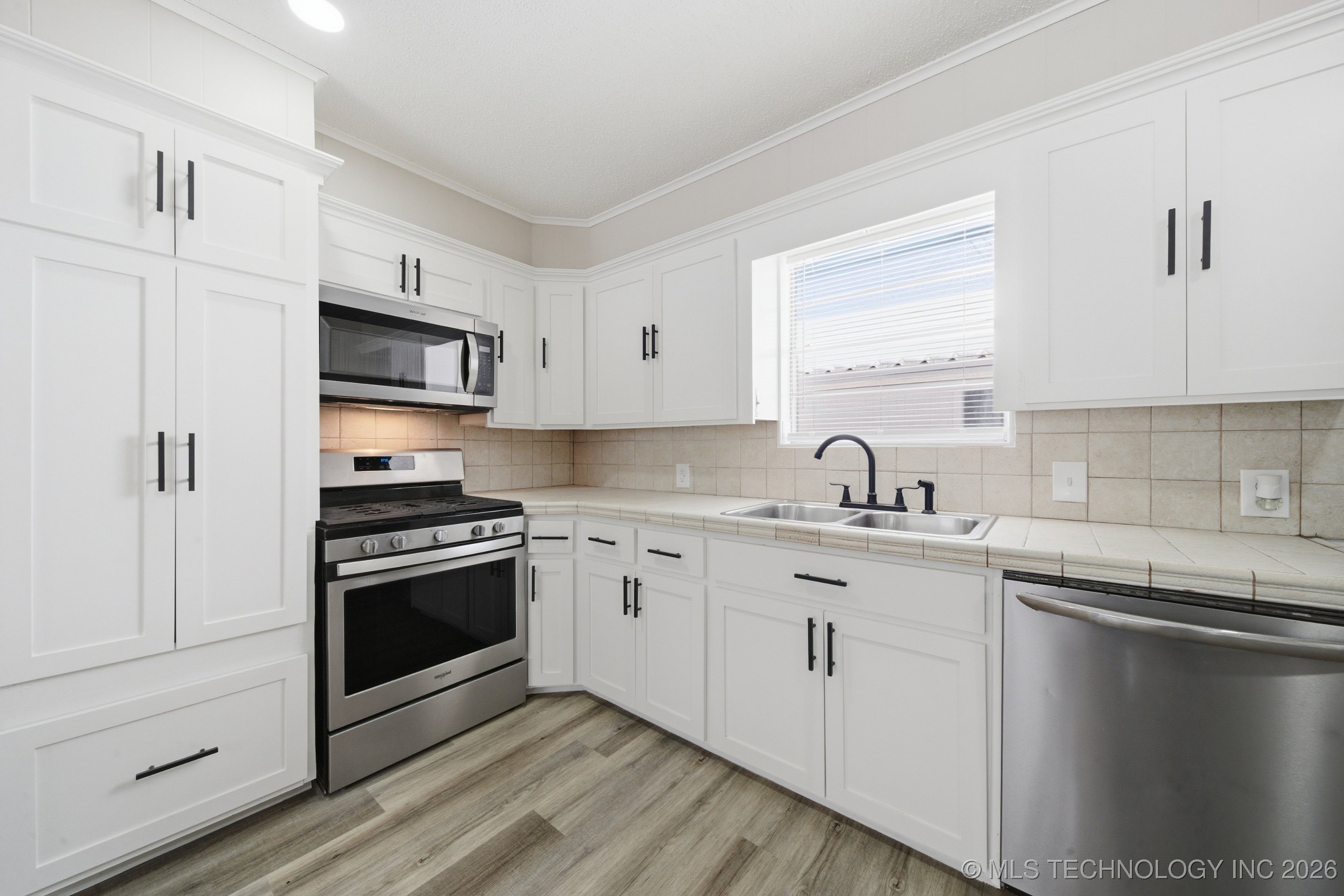 1401 N Taft Avenue Property Photo 13