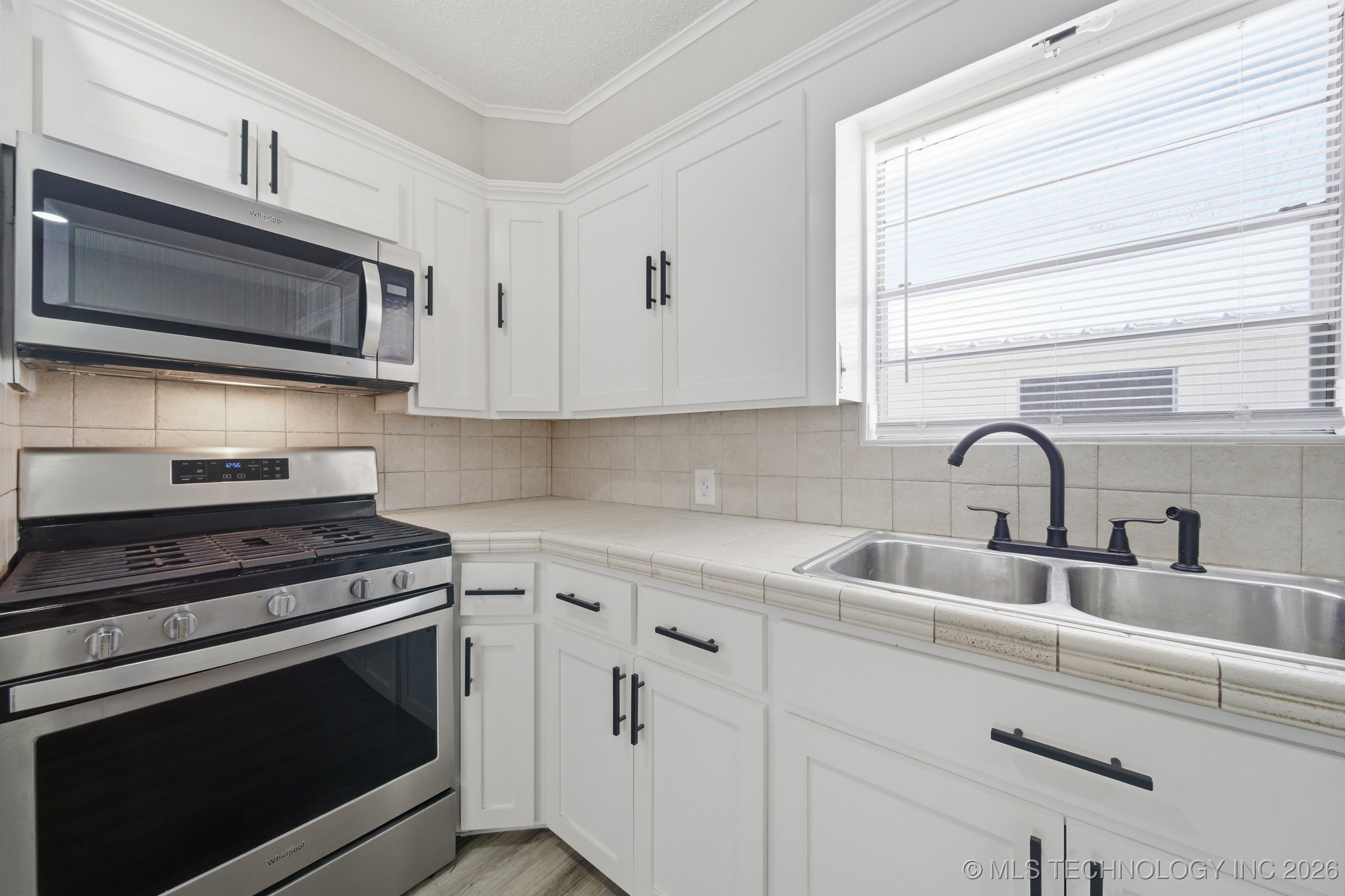 1401 N Taft Avenue Property Photo 14