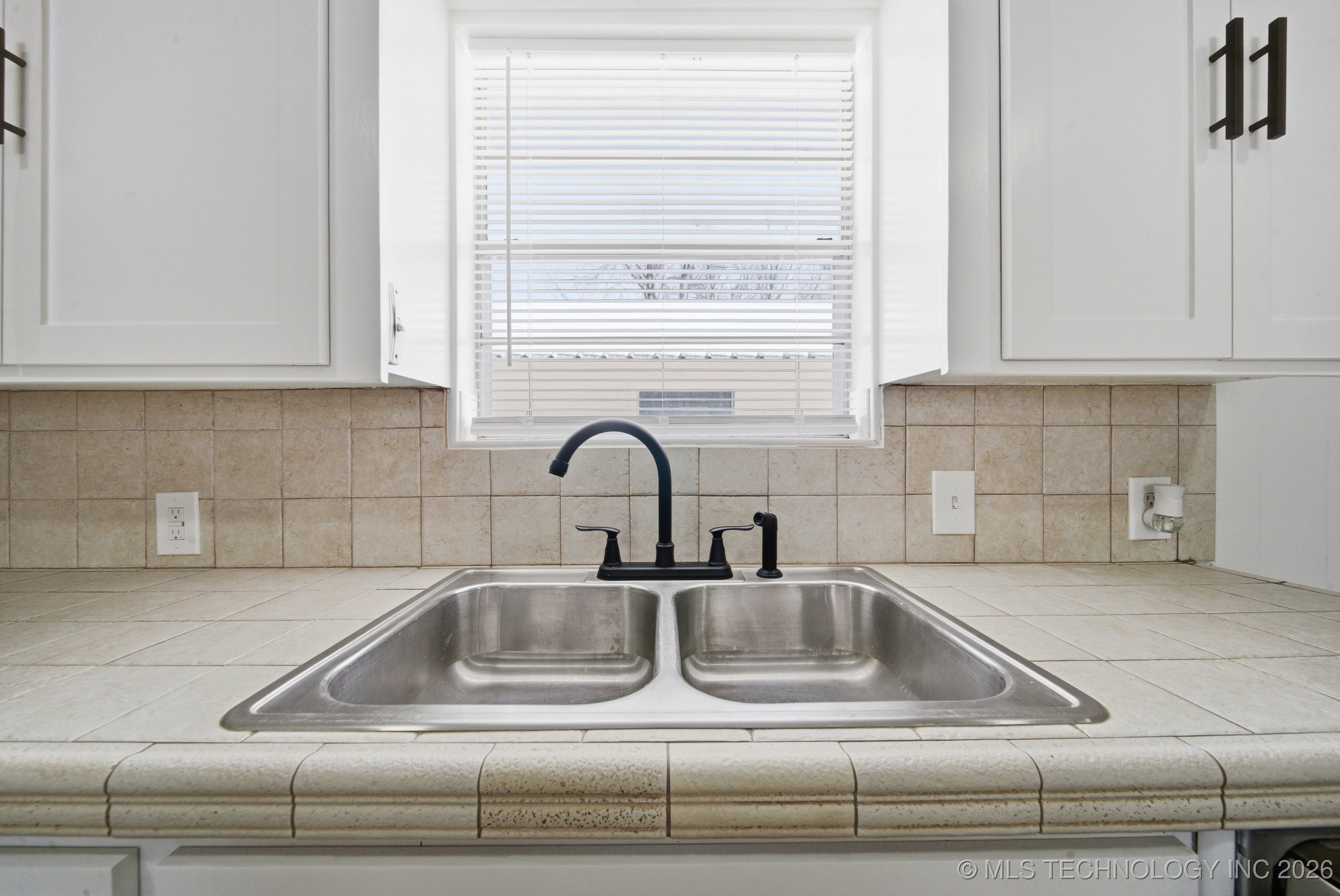 1401 N Taft Avenue Property Photo 15