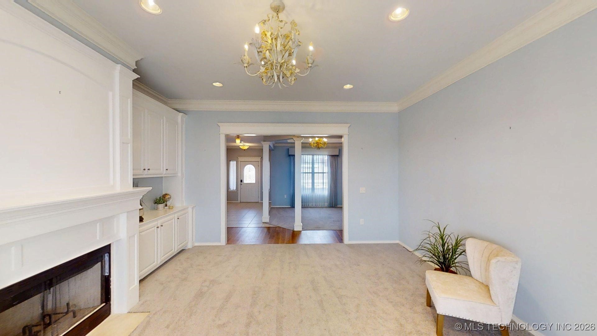 826 Oak Tree Drive Property Photo 3