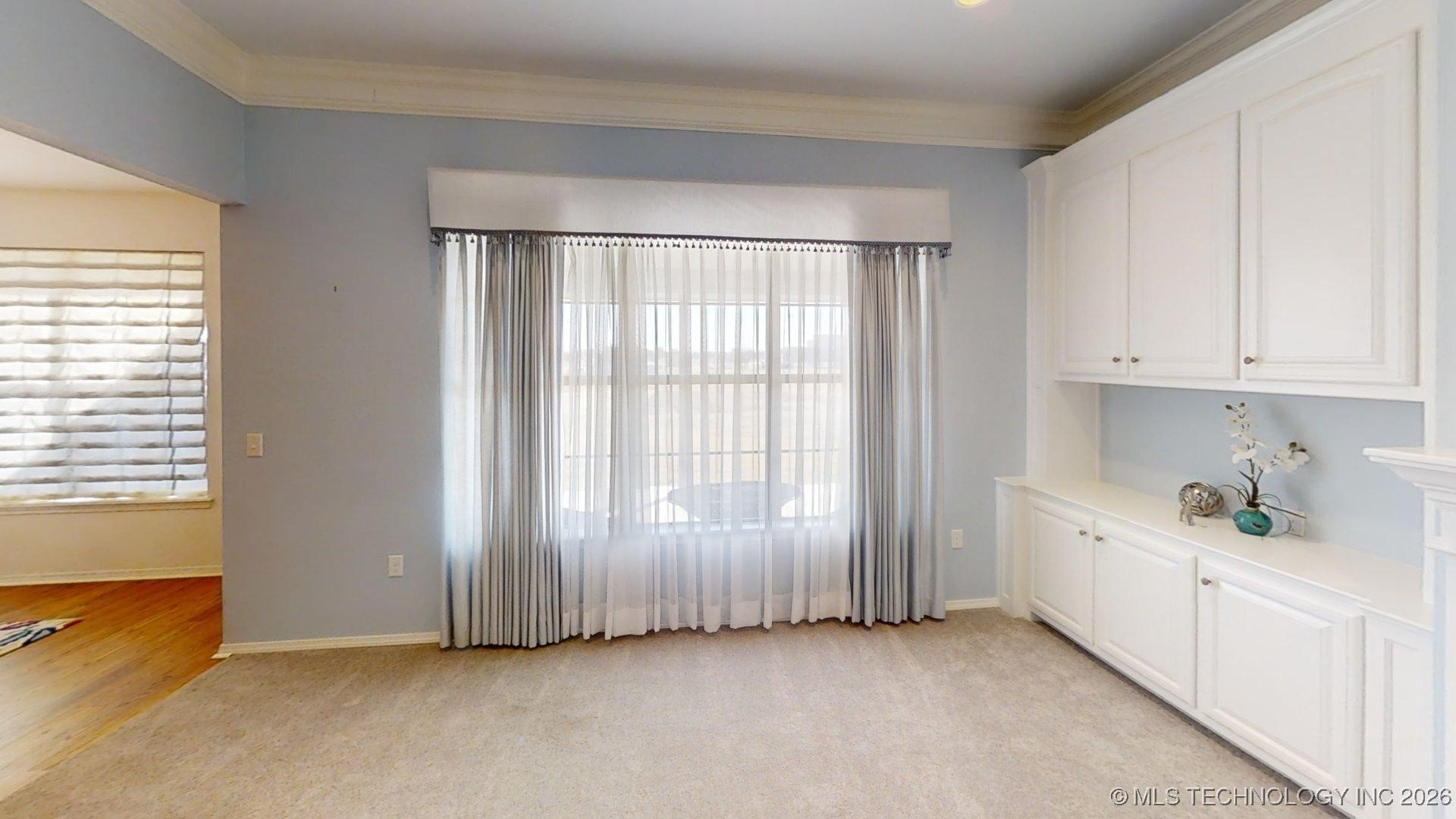 826 Oak Tree Drive Property Photo 4