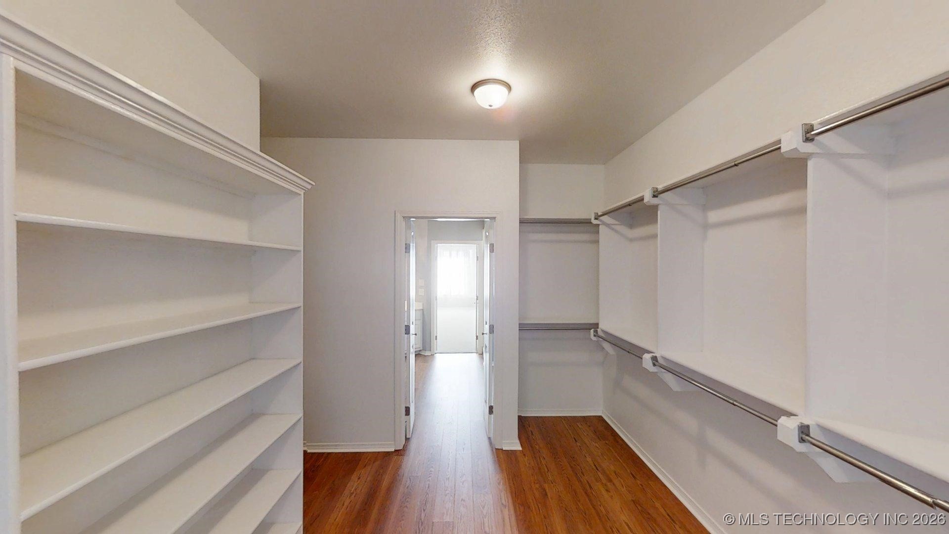 826 Oak Tree Drive Property Photo 20