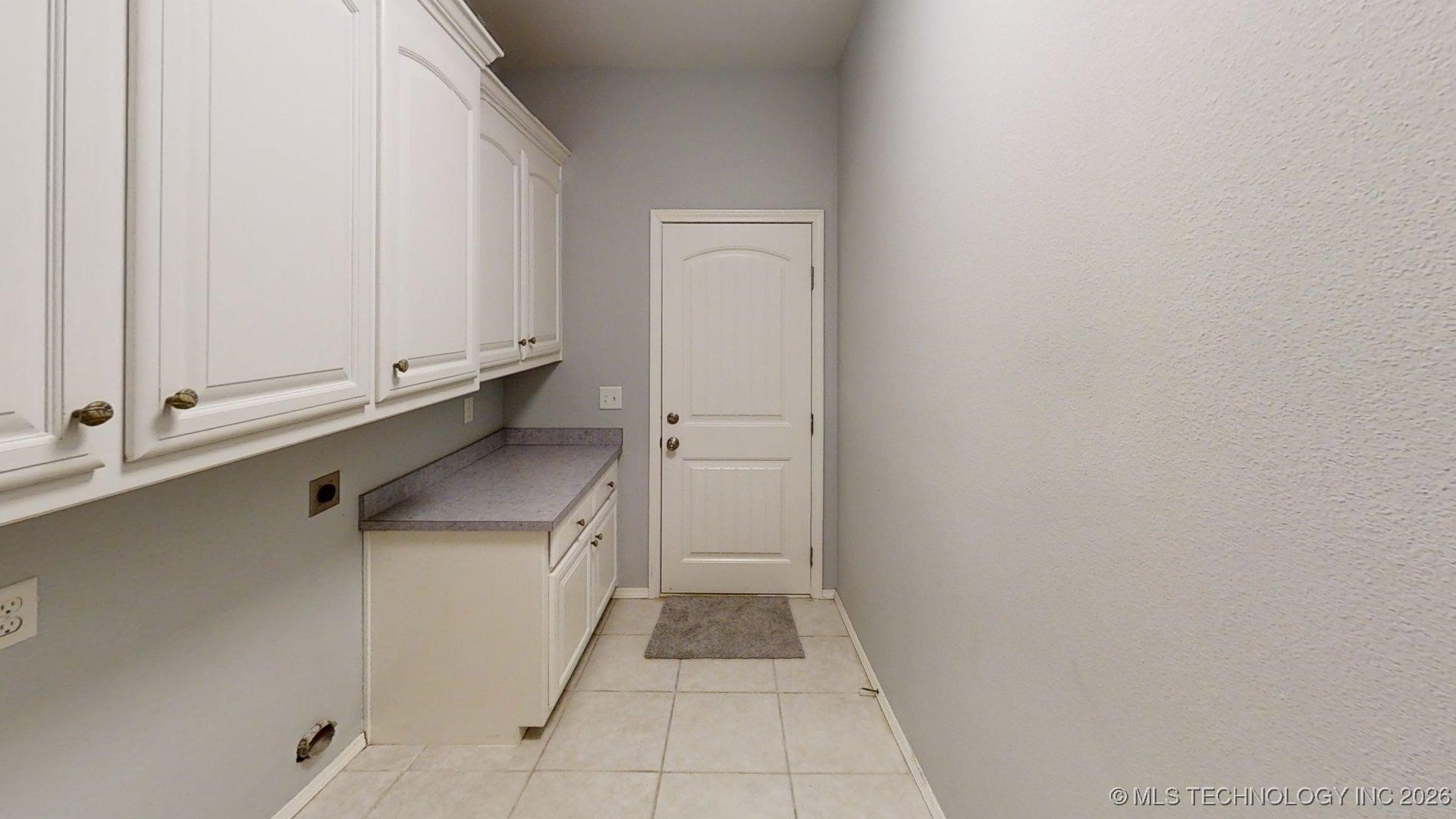 826 Oak Tree Drive Property Photo 32