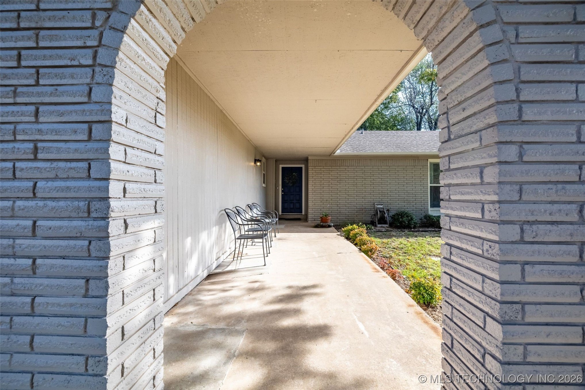 1109 N Hickory Court Property Photo 3