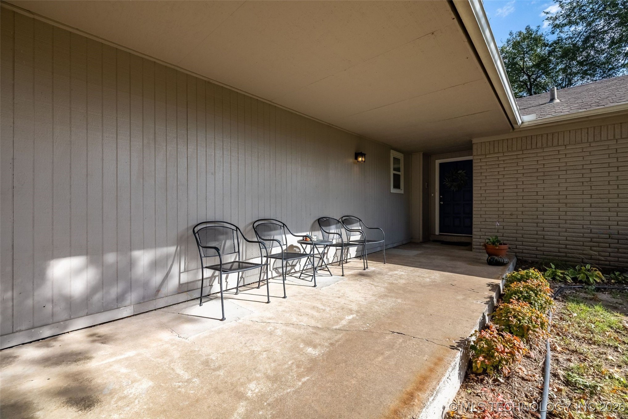 1109 N Hickory Court Property Photo 4