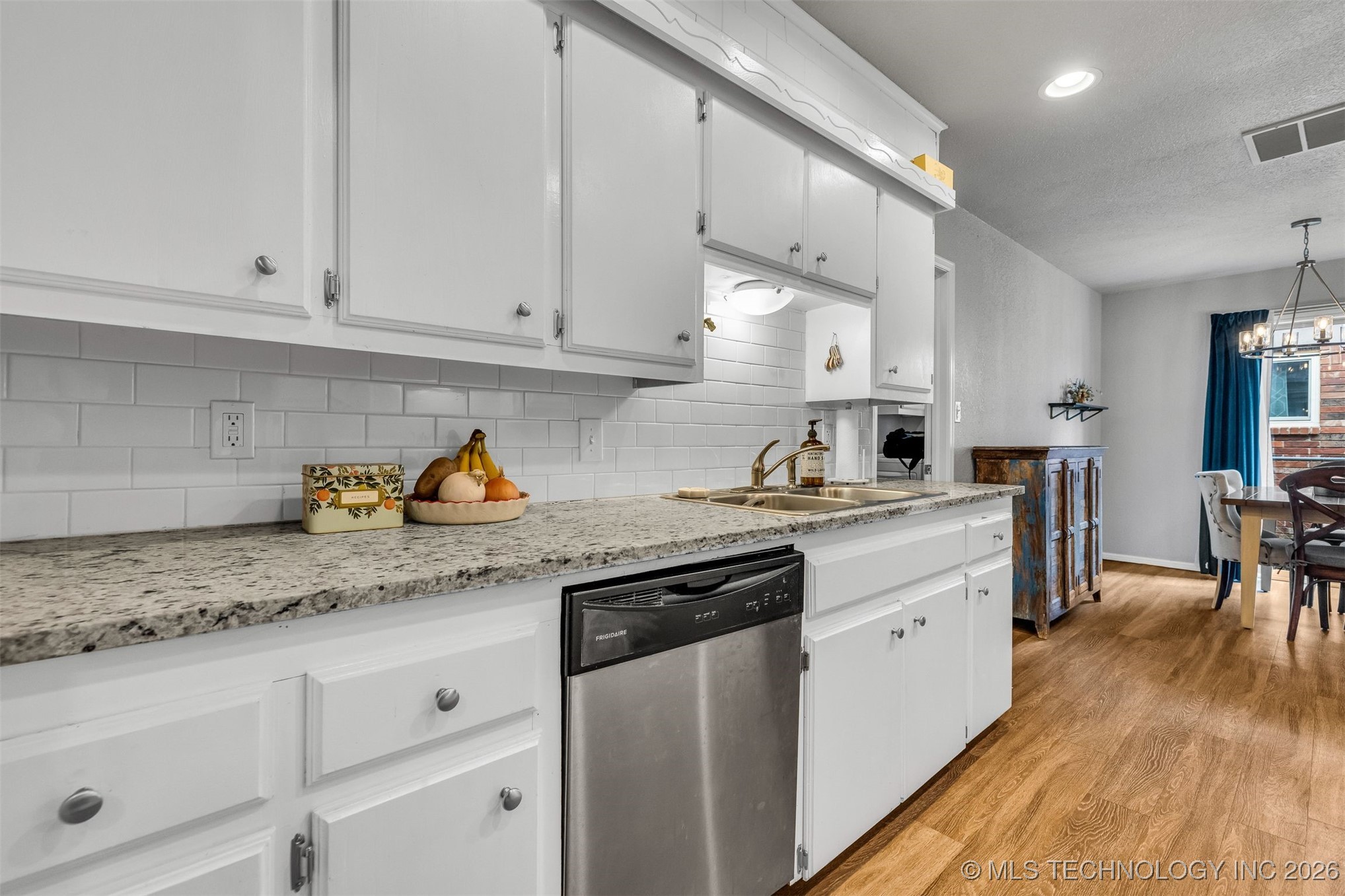 1109 N Hickory Court Property Photo 7