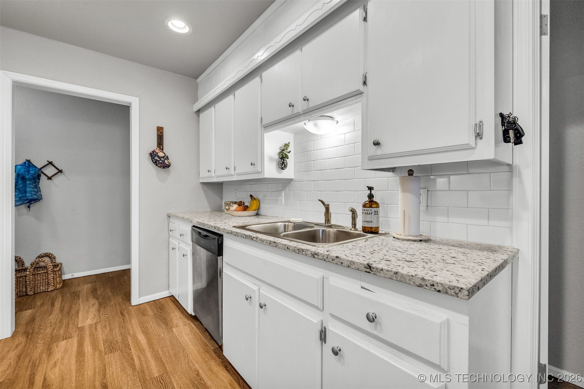 1109 N Hickory Court Property Photo 9