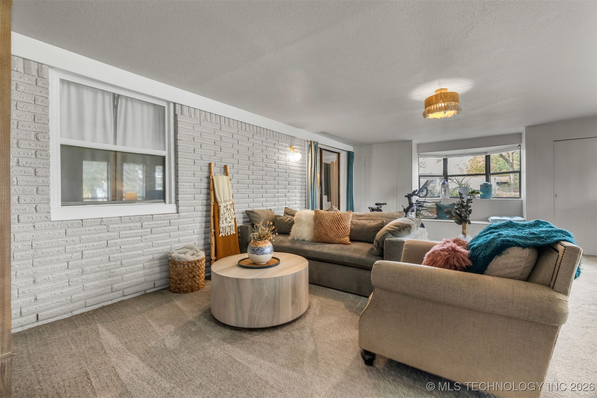 1109 N Hickory Court Property Photo 19