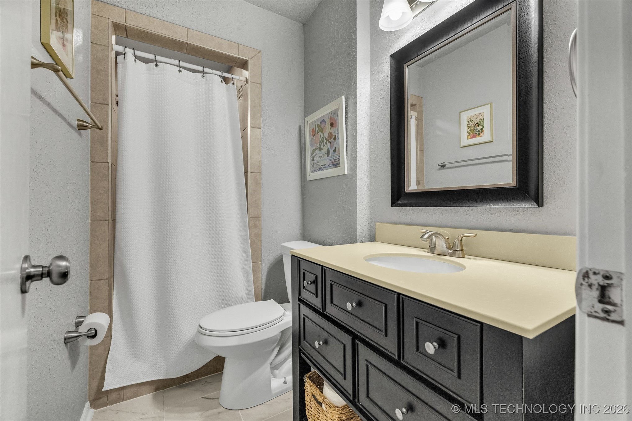 1109 N Hickory Court Property Photo 25