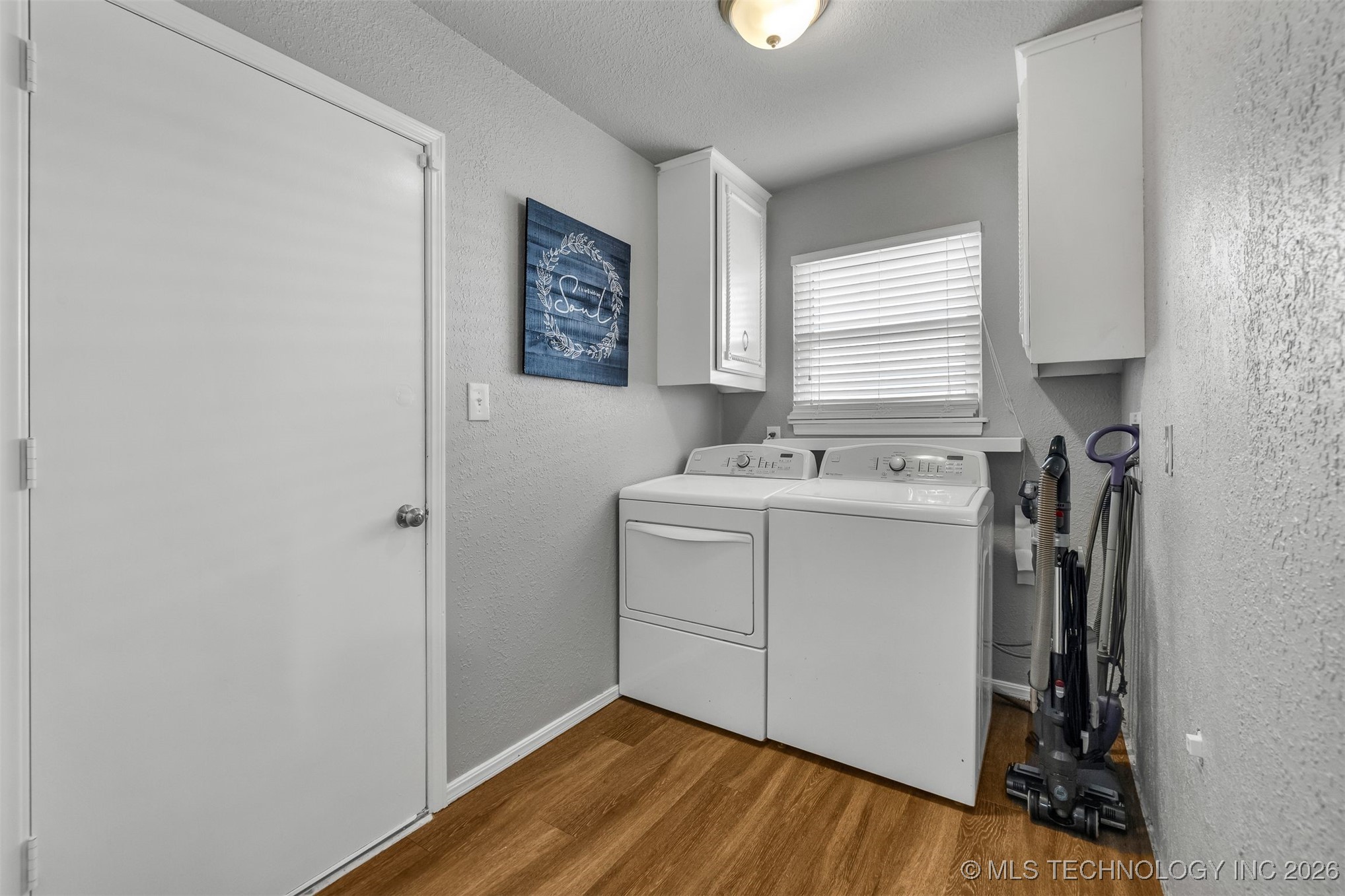 1109 N Hickory Court Property Photo 31