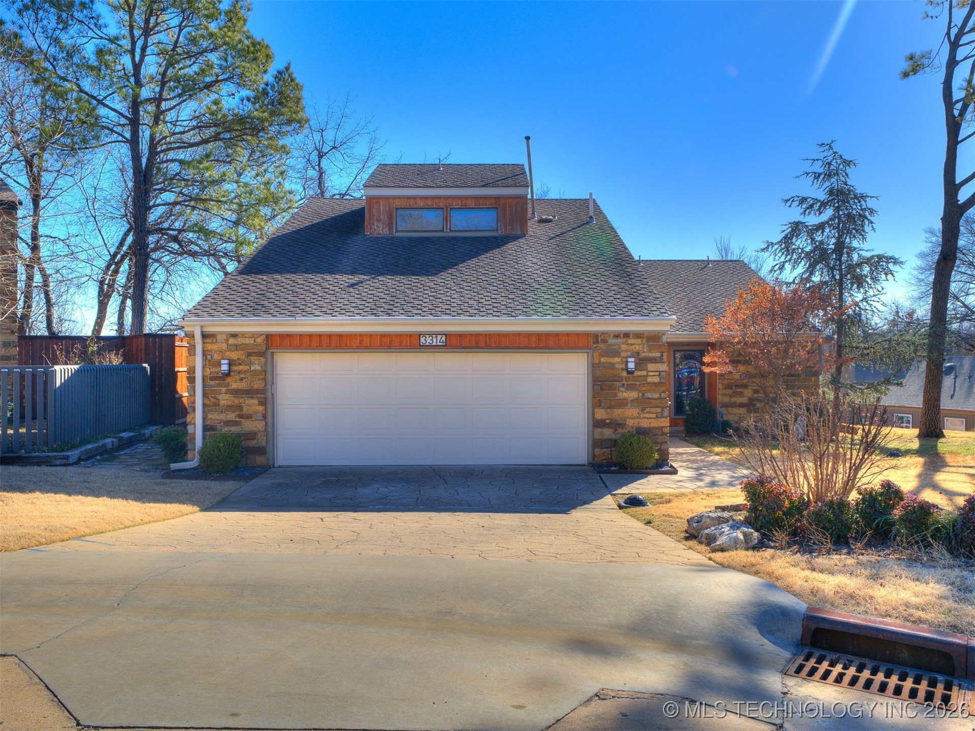 3314 E 68th Street 11 Property Photo 1