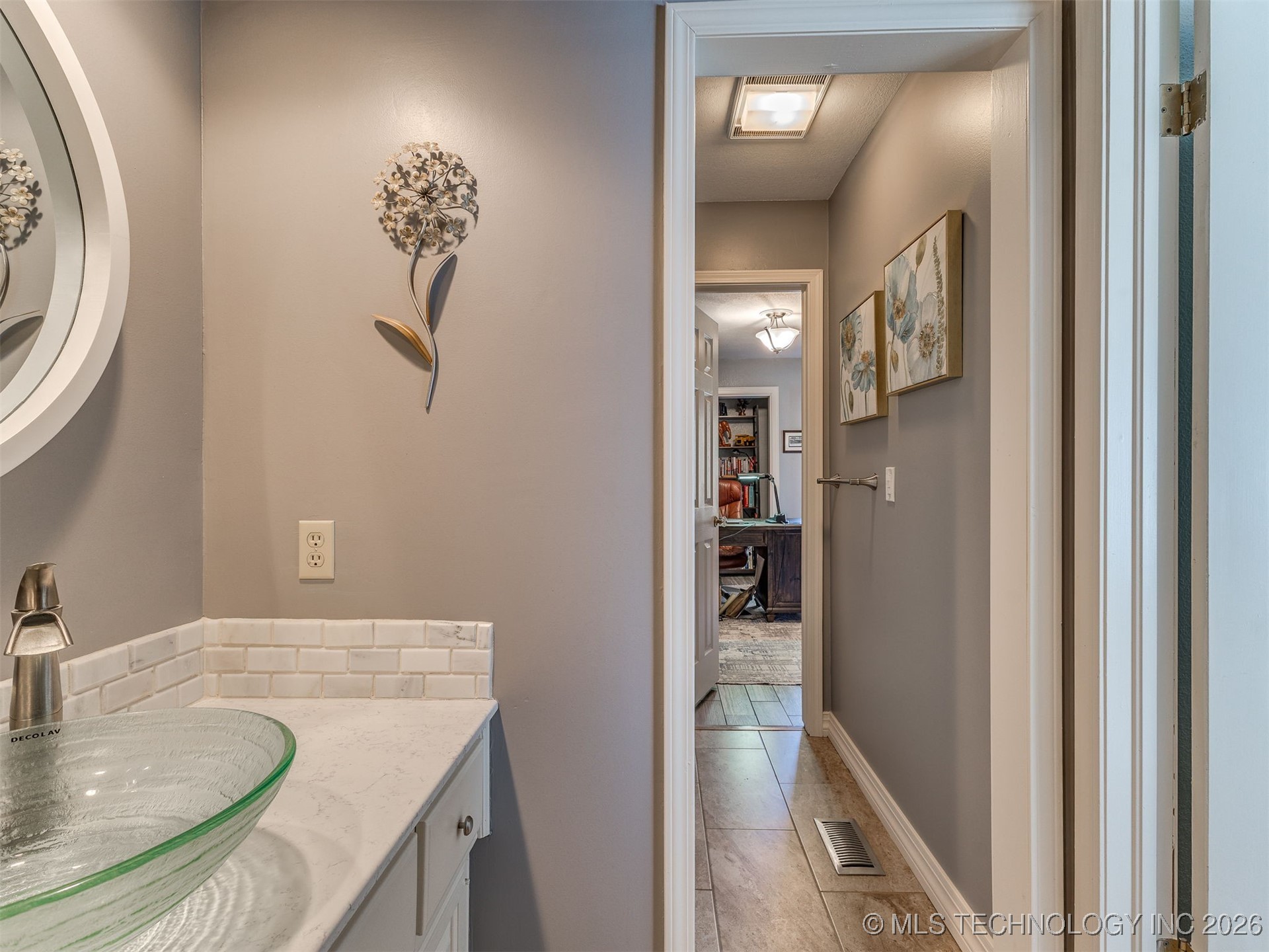 3314 E 68th Street 11 Property Photo 32